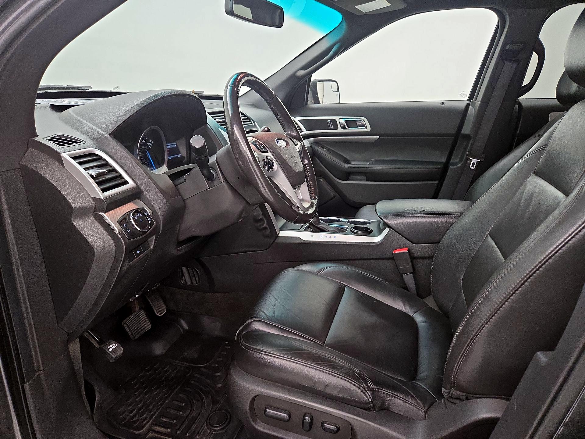 Thumbnail: 2015 Ford Explorer - 11