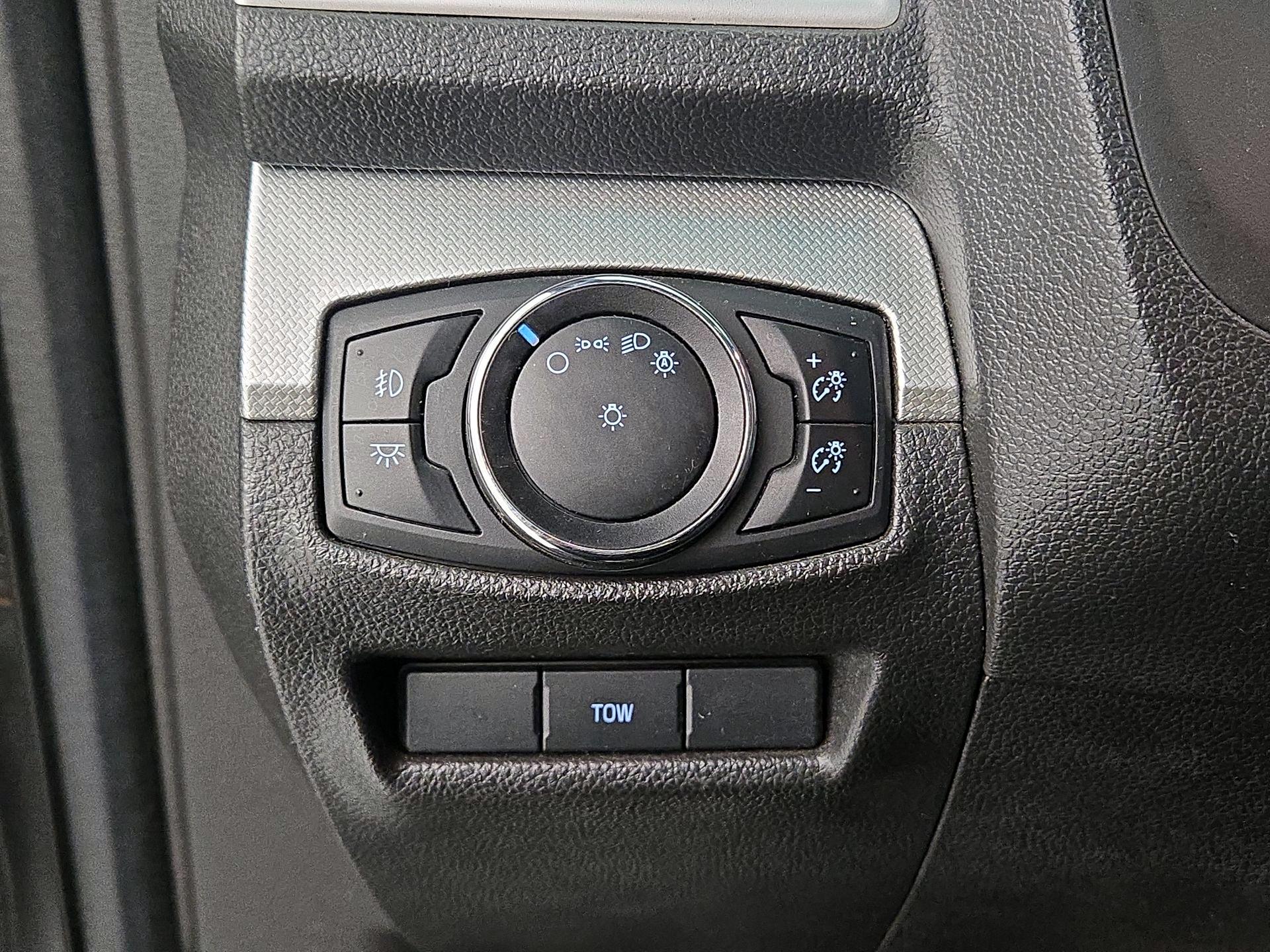 Thumbnail: 2015 Ford Explorer - 13