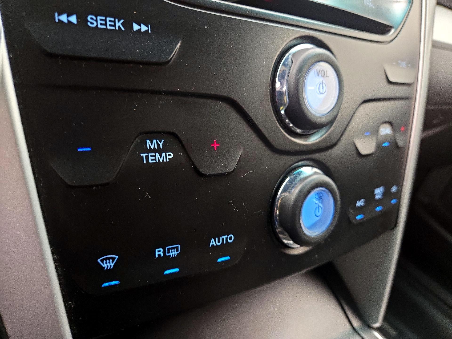 Thumbnail: 2015 Ford Explorer - 16