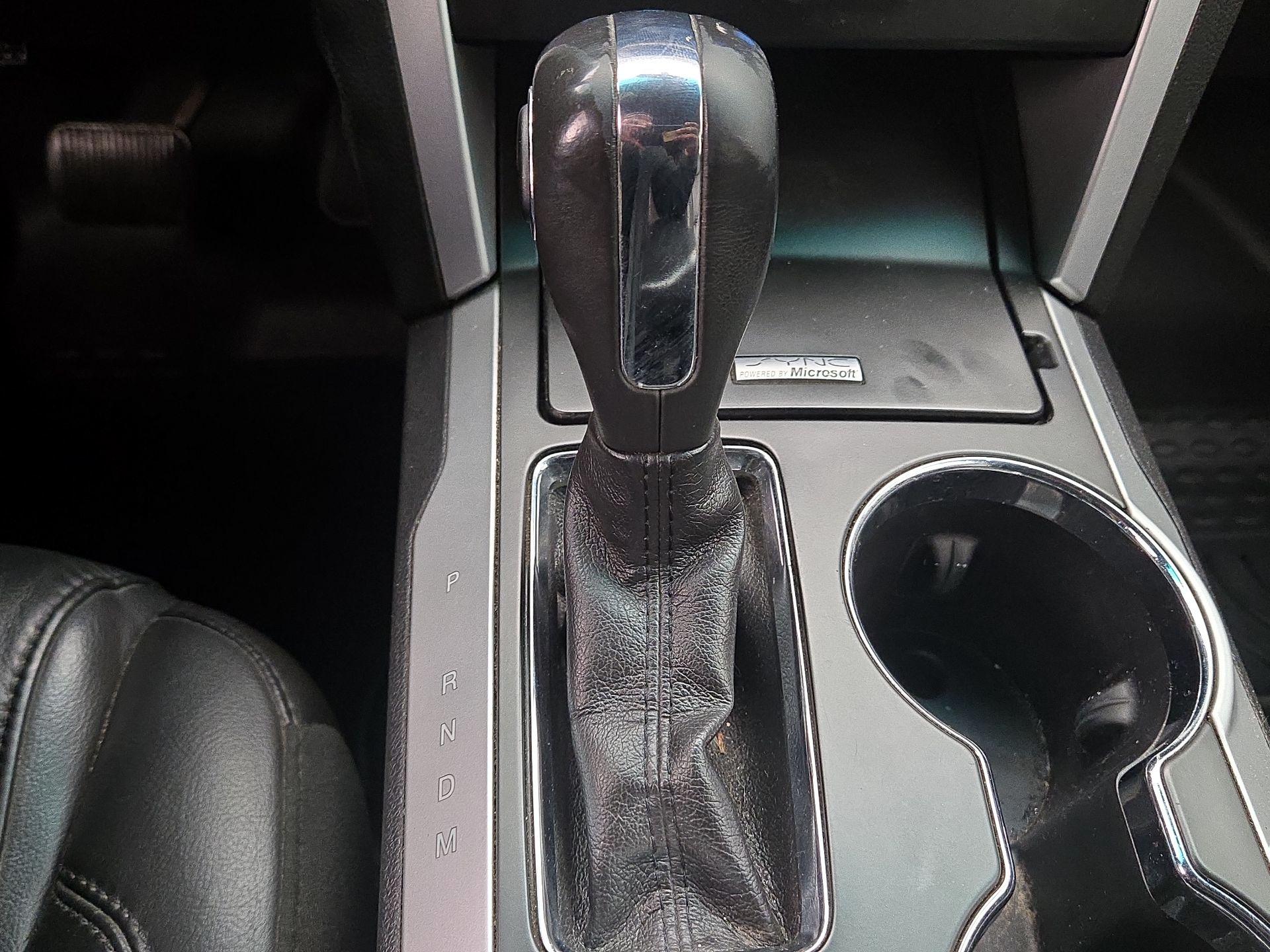 Thumbnail: 2015 Ford Explorer - 17