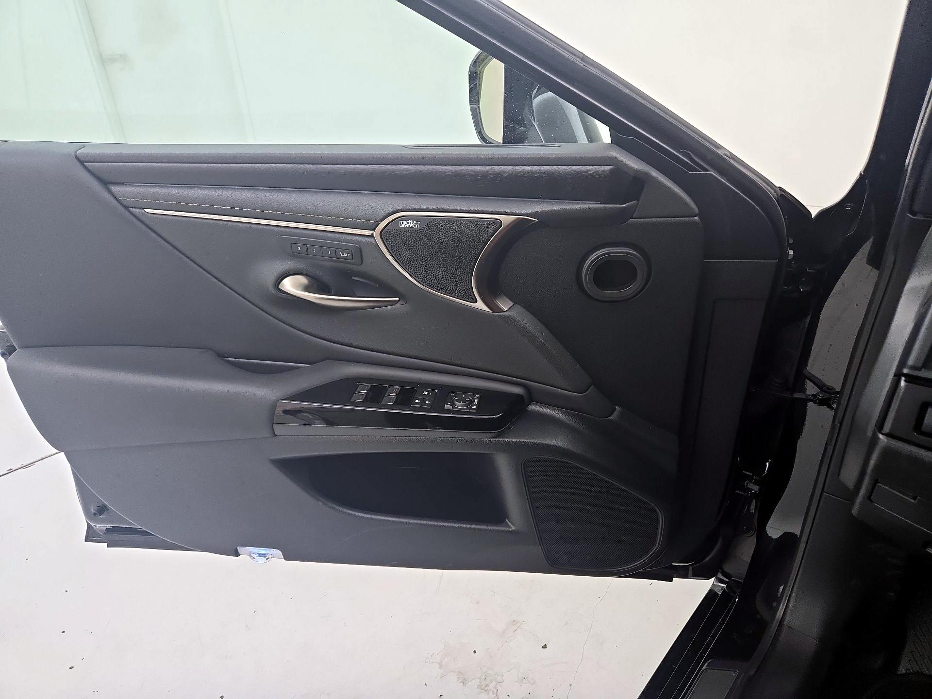 Thumbnail: 2023 Lexus ES - 12