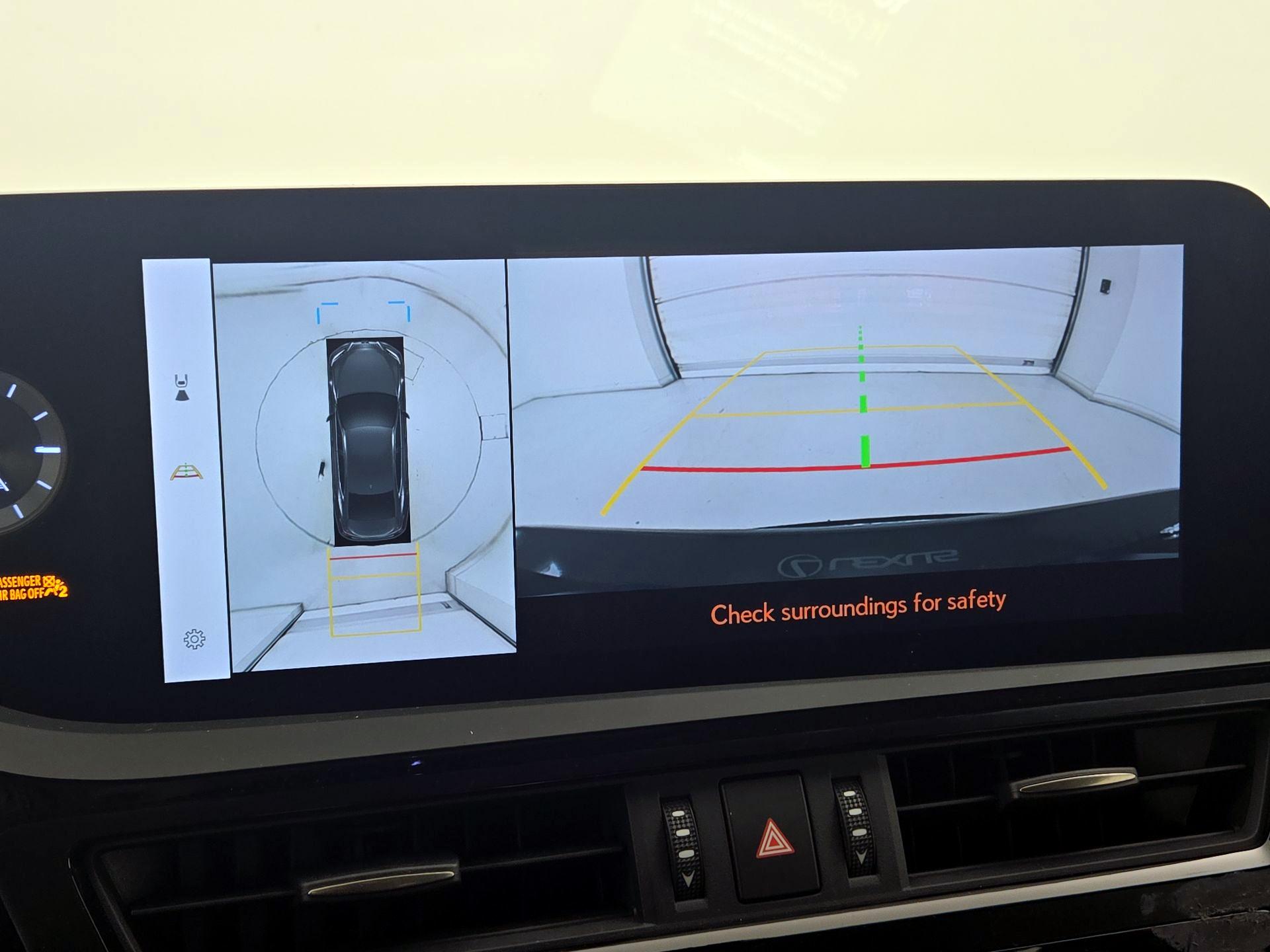 Thumbnail: 2023 Lexus ES - 15