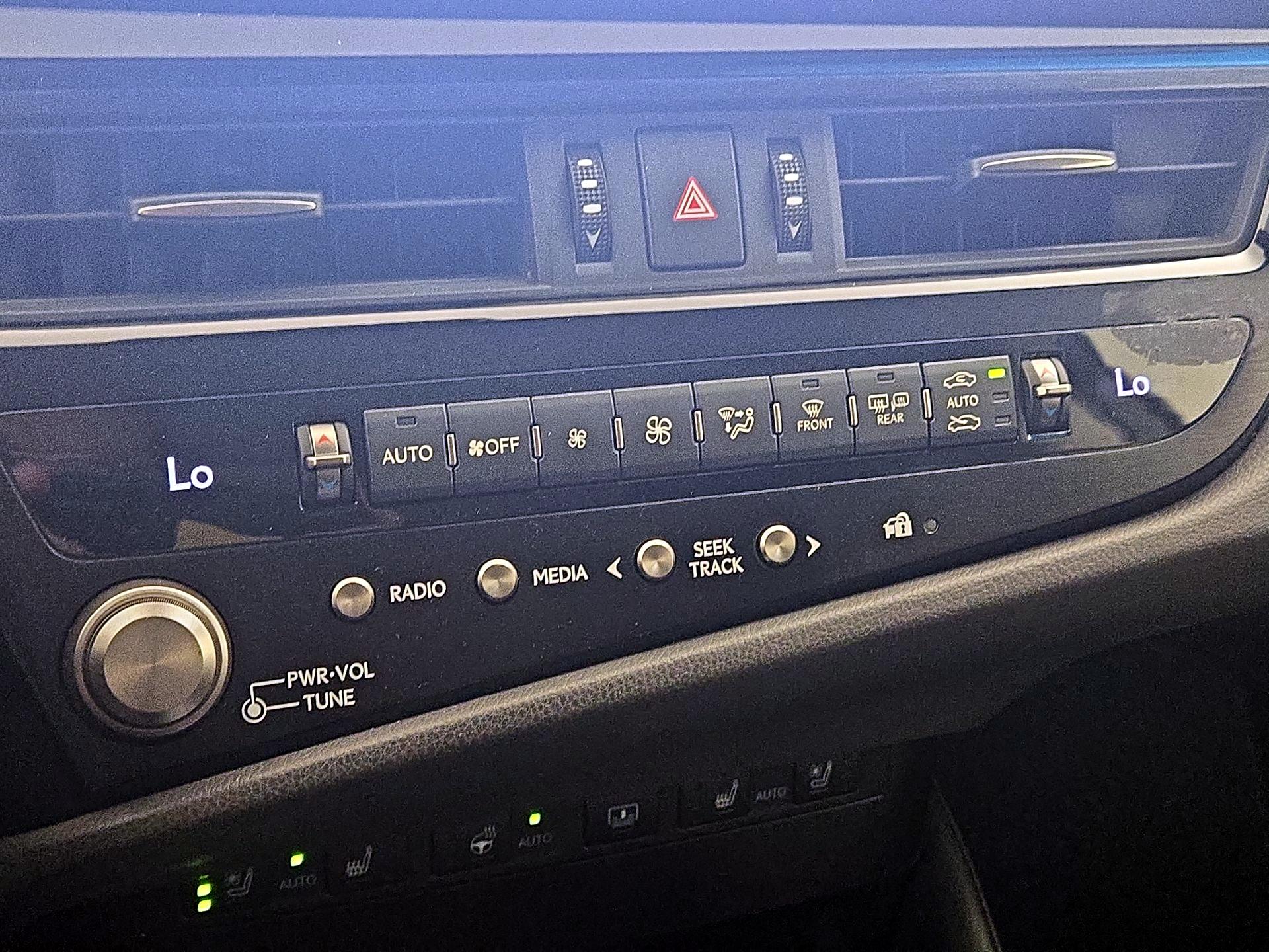 Thumbnail: 2023 Lexus ES - 17