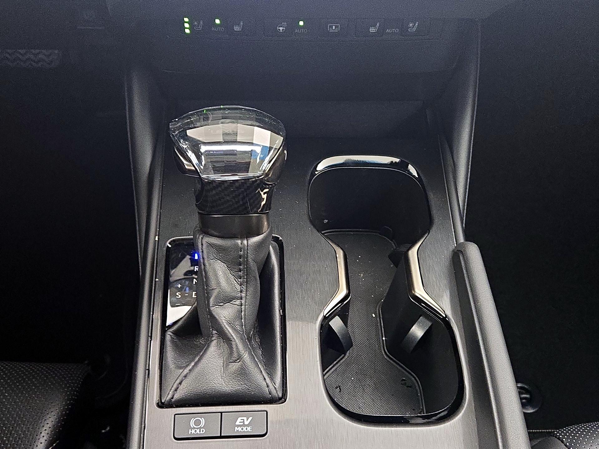 Thumbnail: 2023 Lexus ES - 18