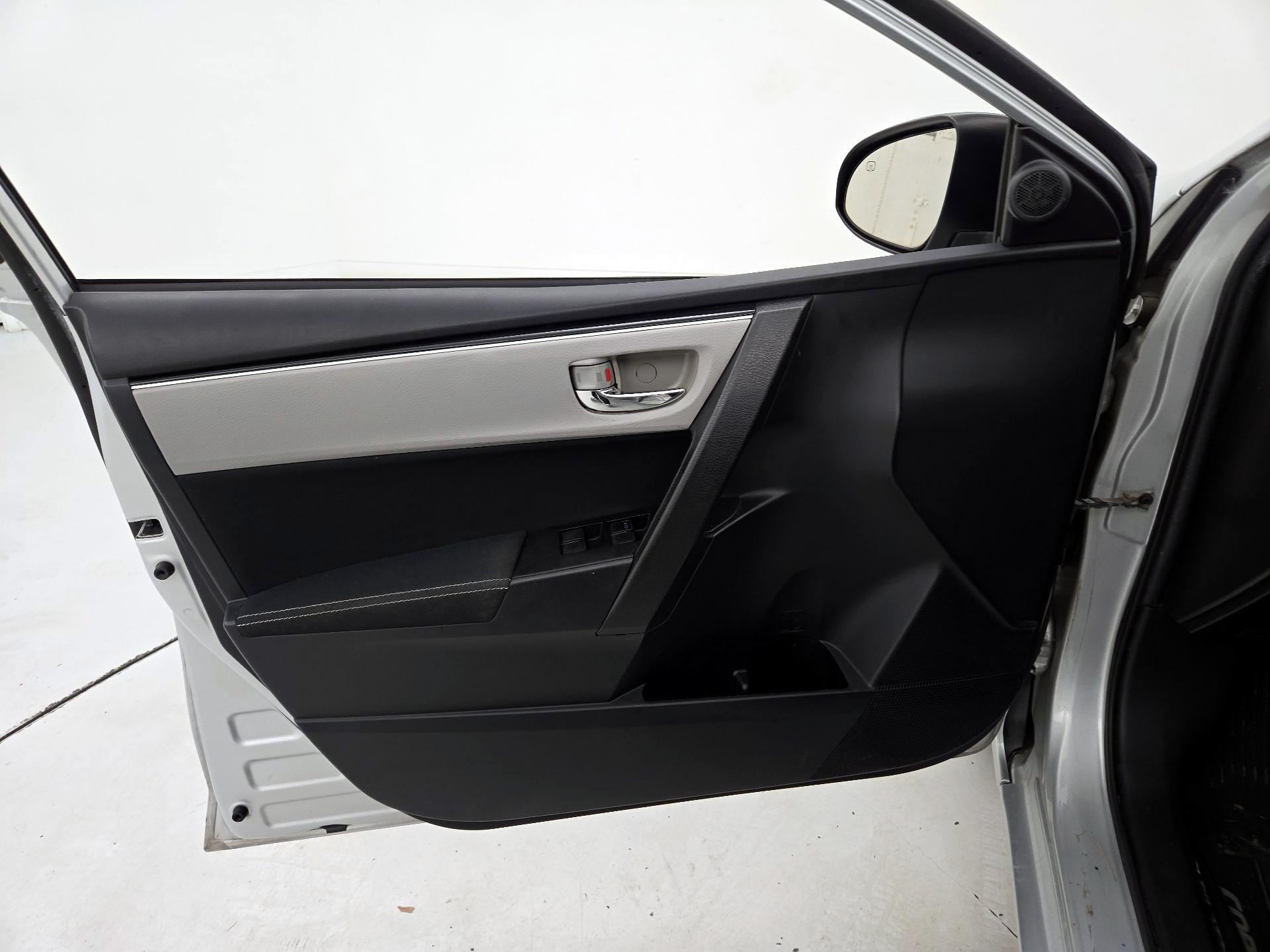 Thumbnail: 2018 Toyota Corolla - 12