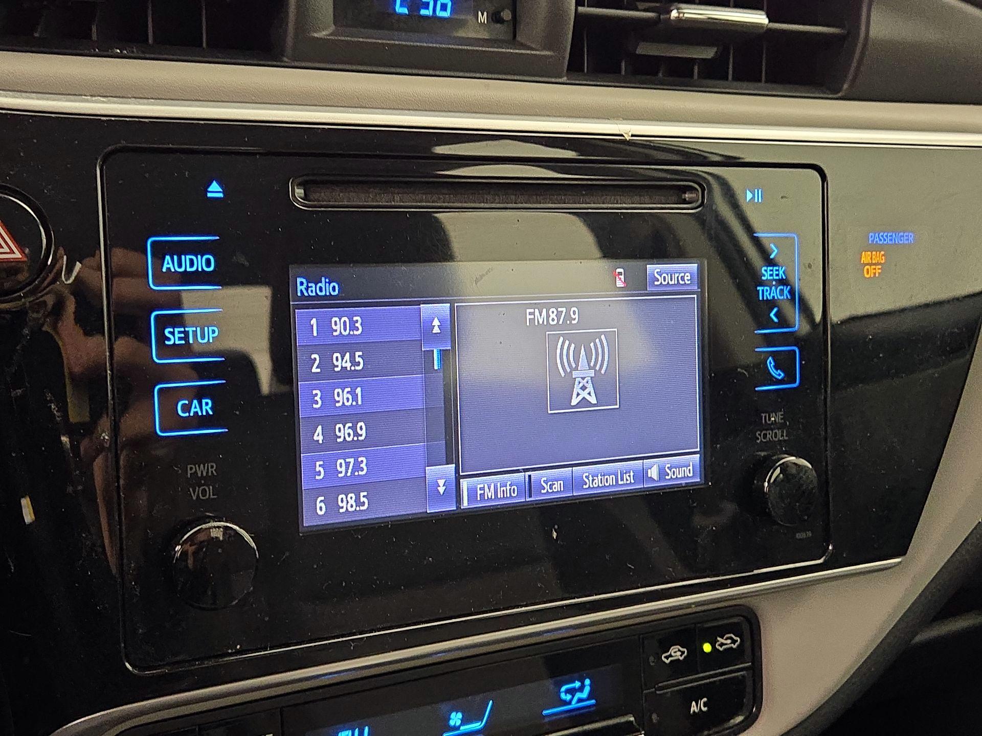 Thumbnail: 2018 Toyota Corolla - 15