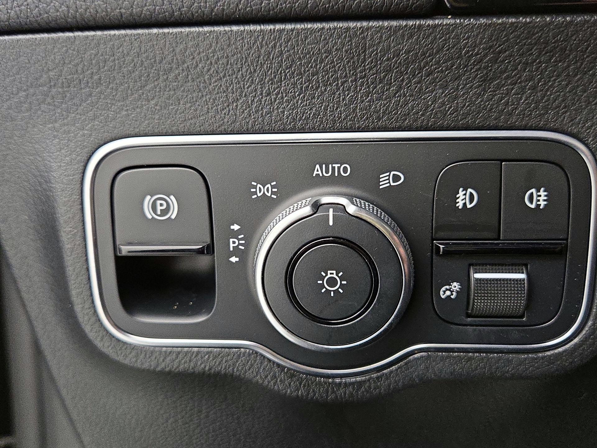 Thumbnail: 2021 Mercedes-Benz GLA - 13