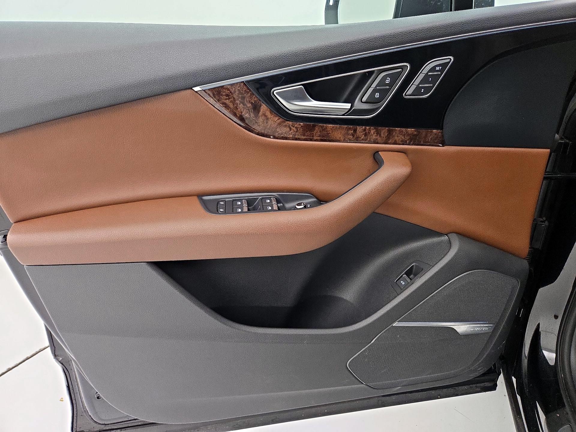 Thumbnail: 2017 Audi Q7 - 12