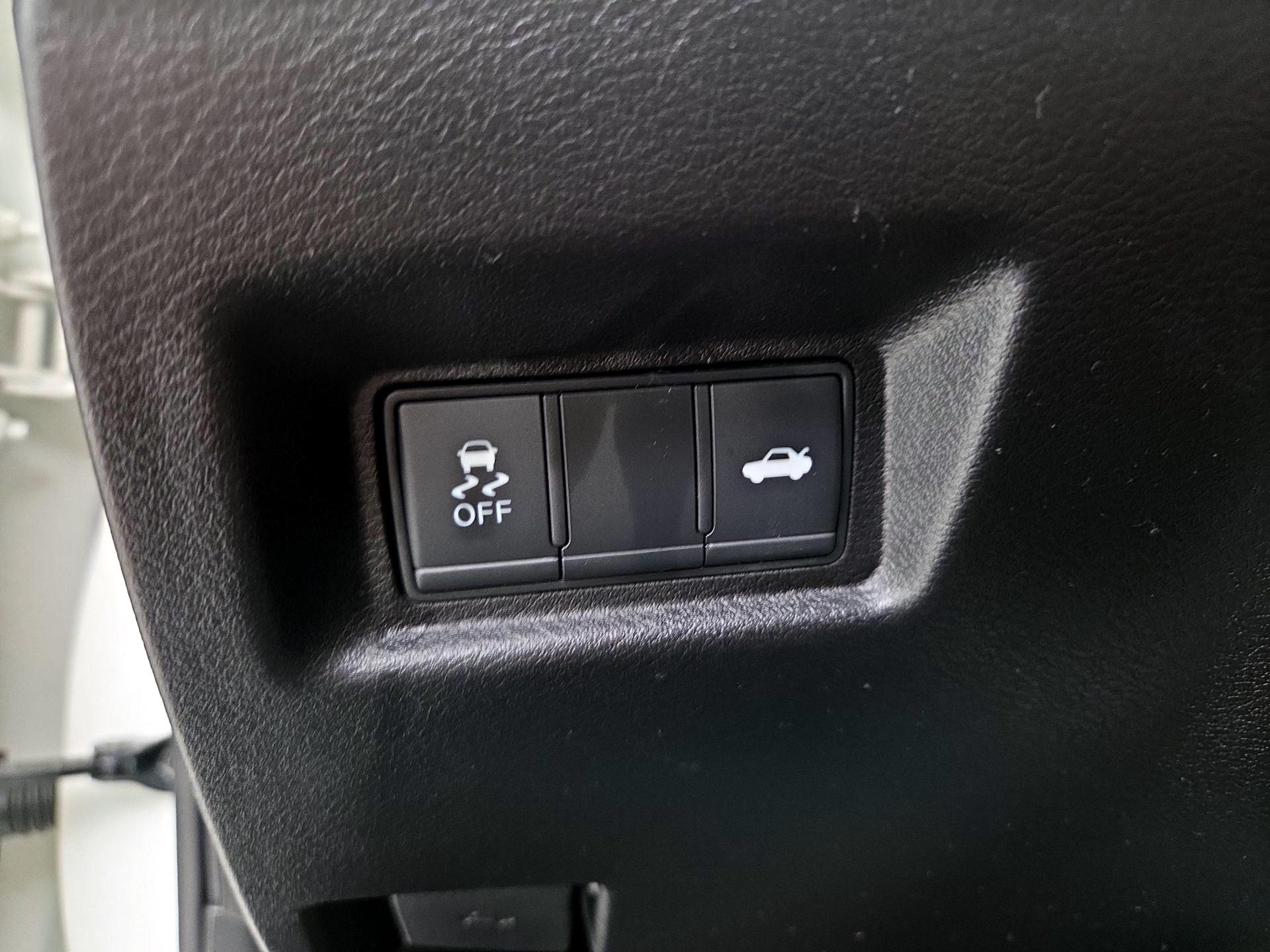 Thumbnail: 2021 INFINITI Q50 - 13