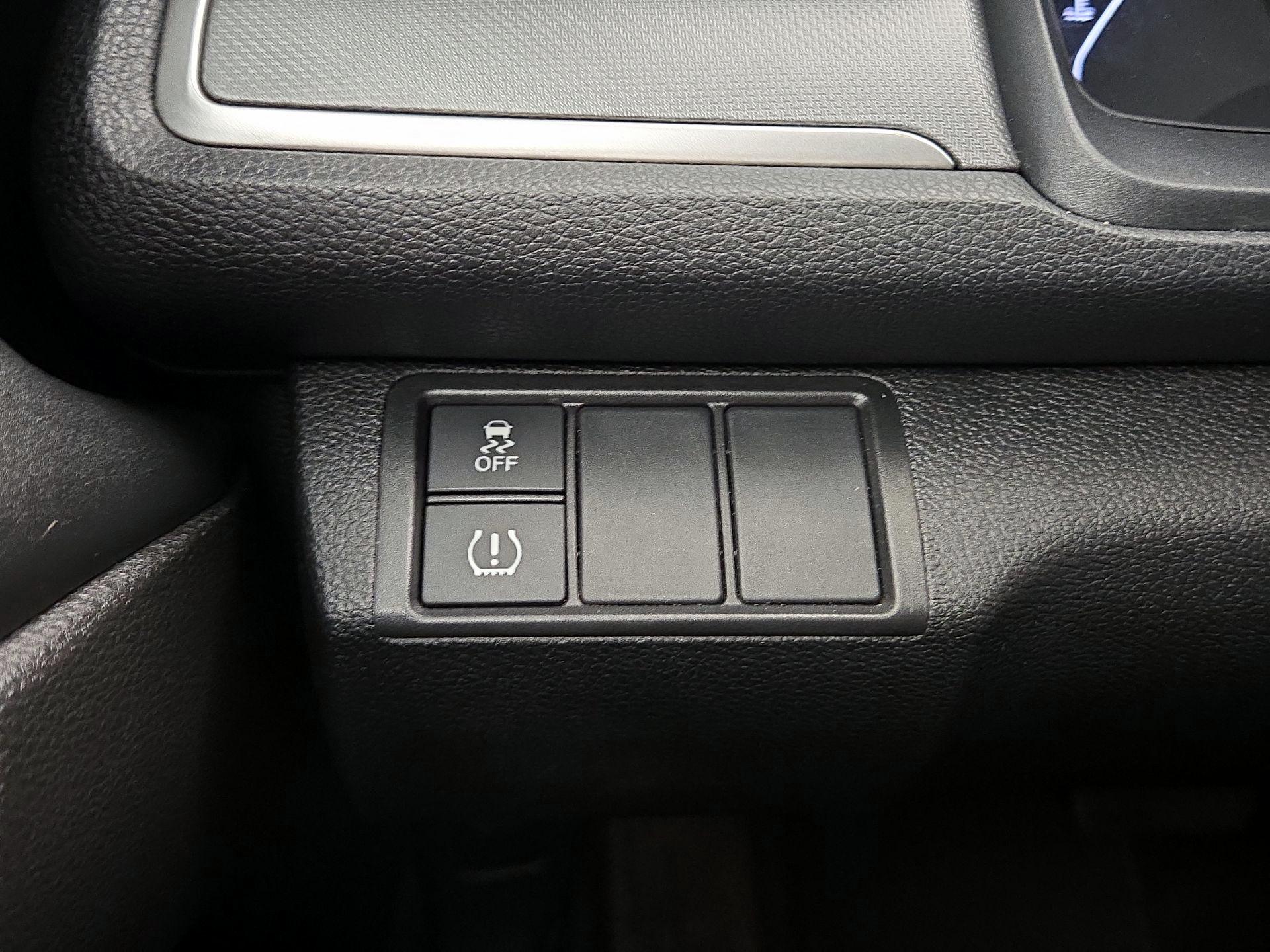 Thumbnail: 2016 Honda Civic - 13