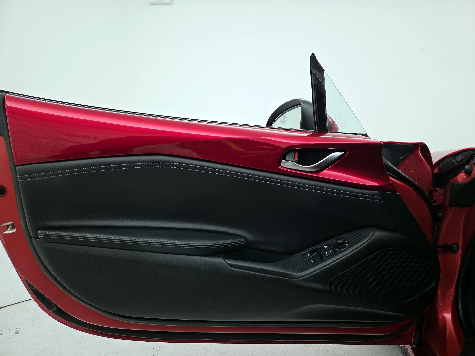 Thumbnail: 2023 Mazda MX-5 Miata - 12