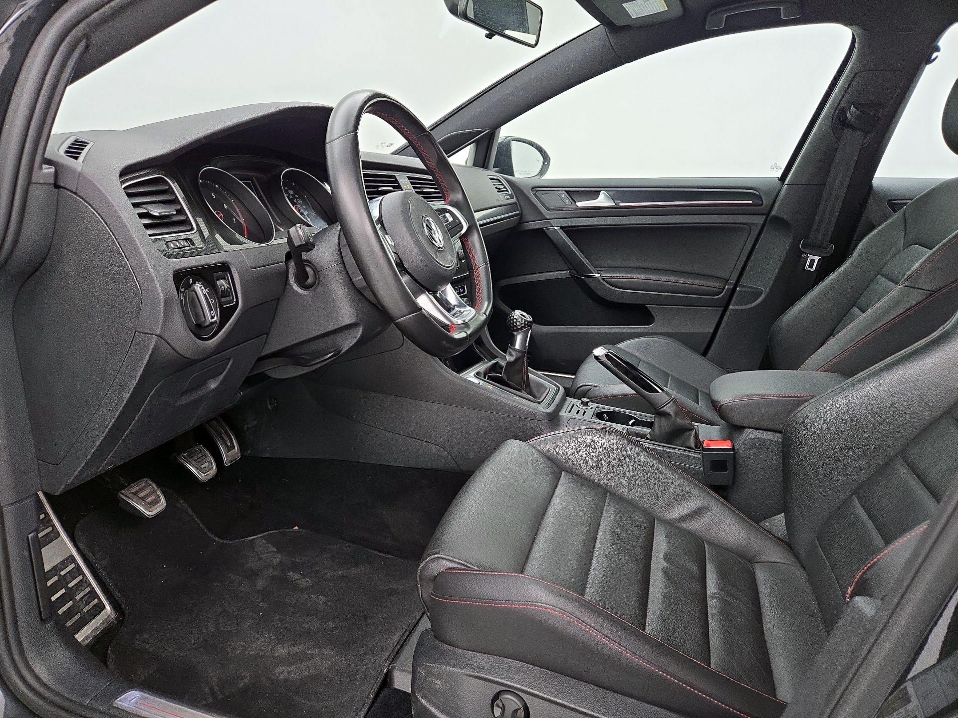 Thumbnail: 2017 Volkswagen Golf - 11