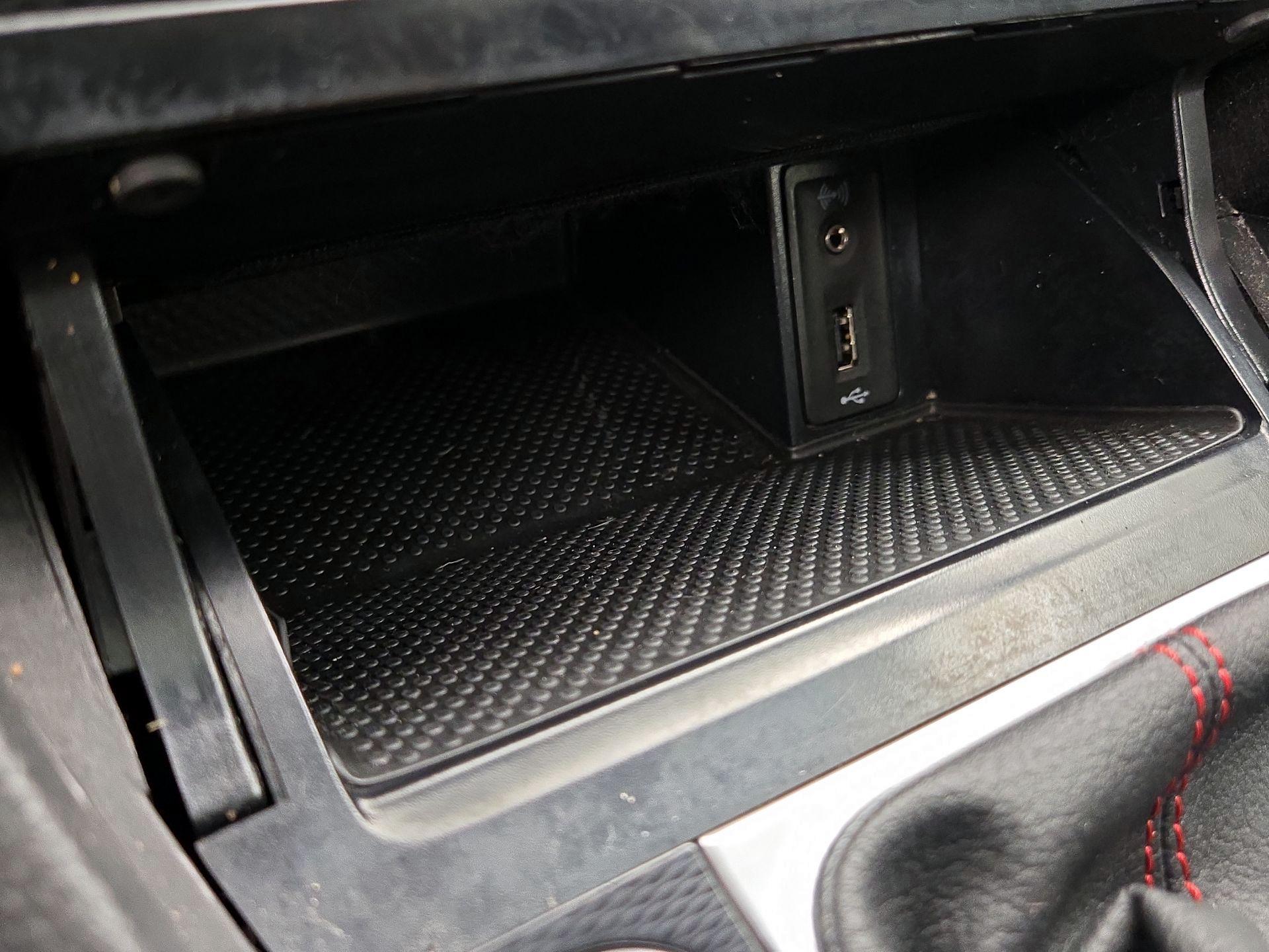 Thumbnail: 2017 Volkswagen Golf - 17