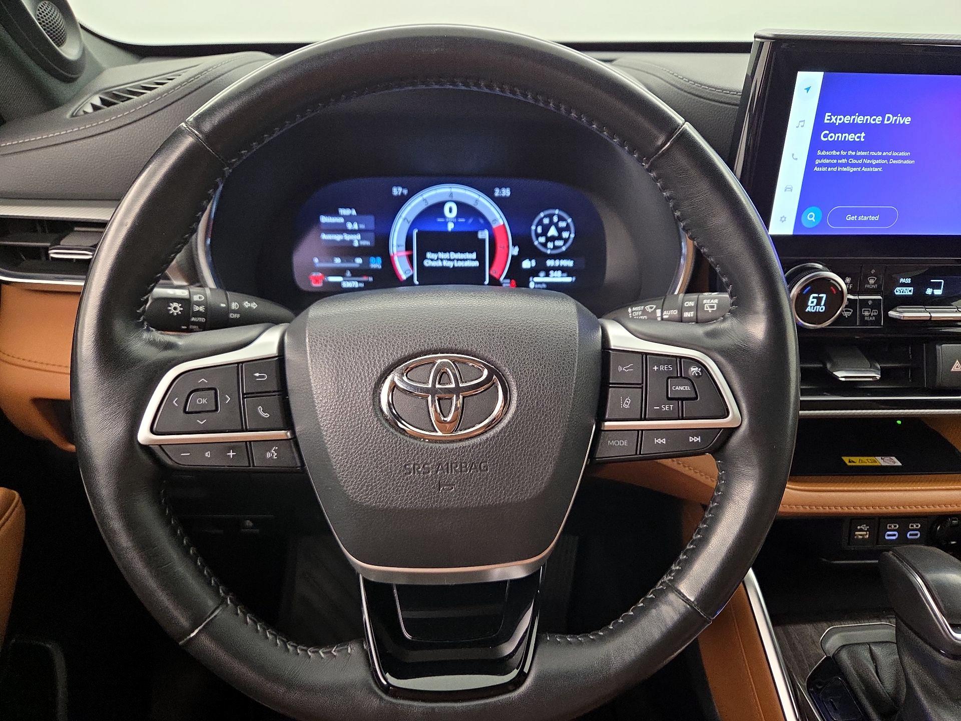 Thumbnail: 2023 Toyota Highlander - 10