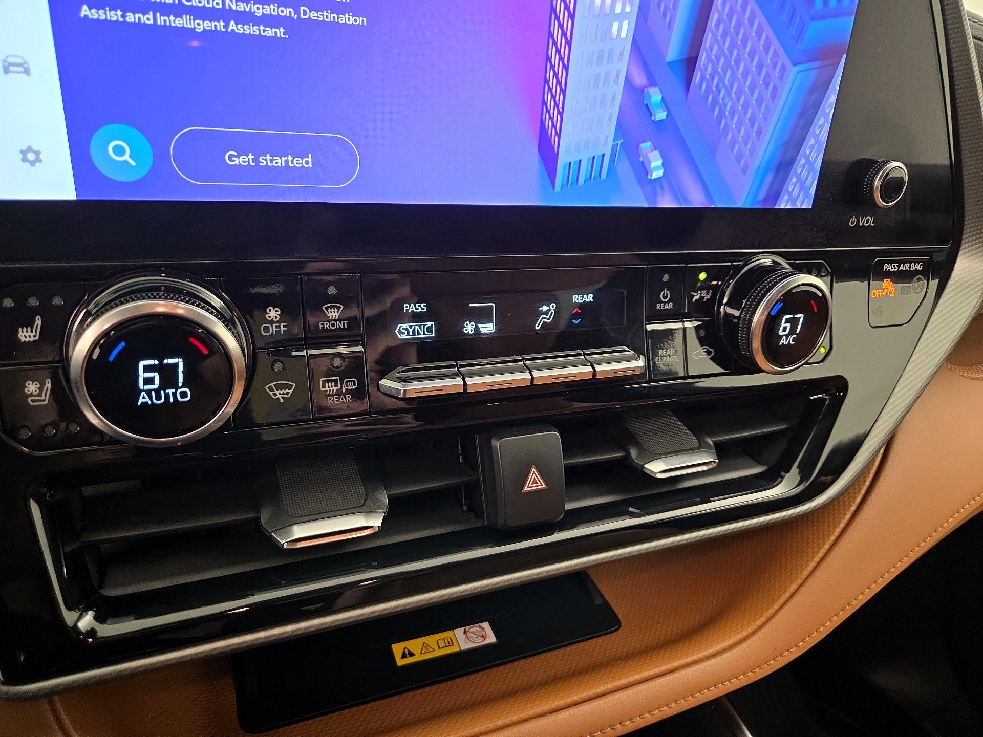 Thumbnail: 2023 Toyota Highlander - 16