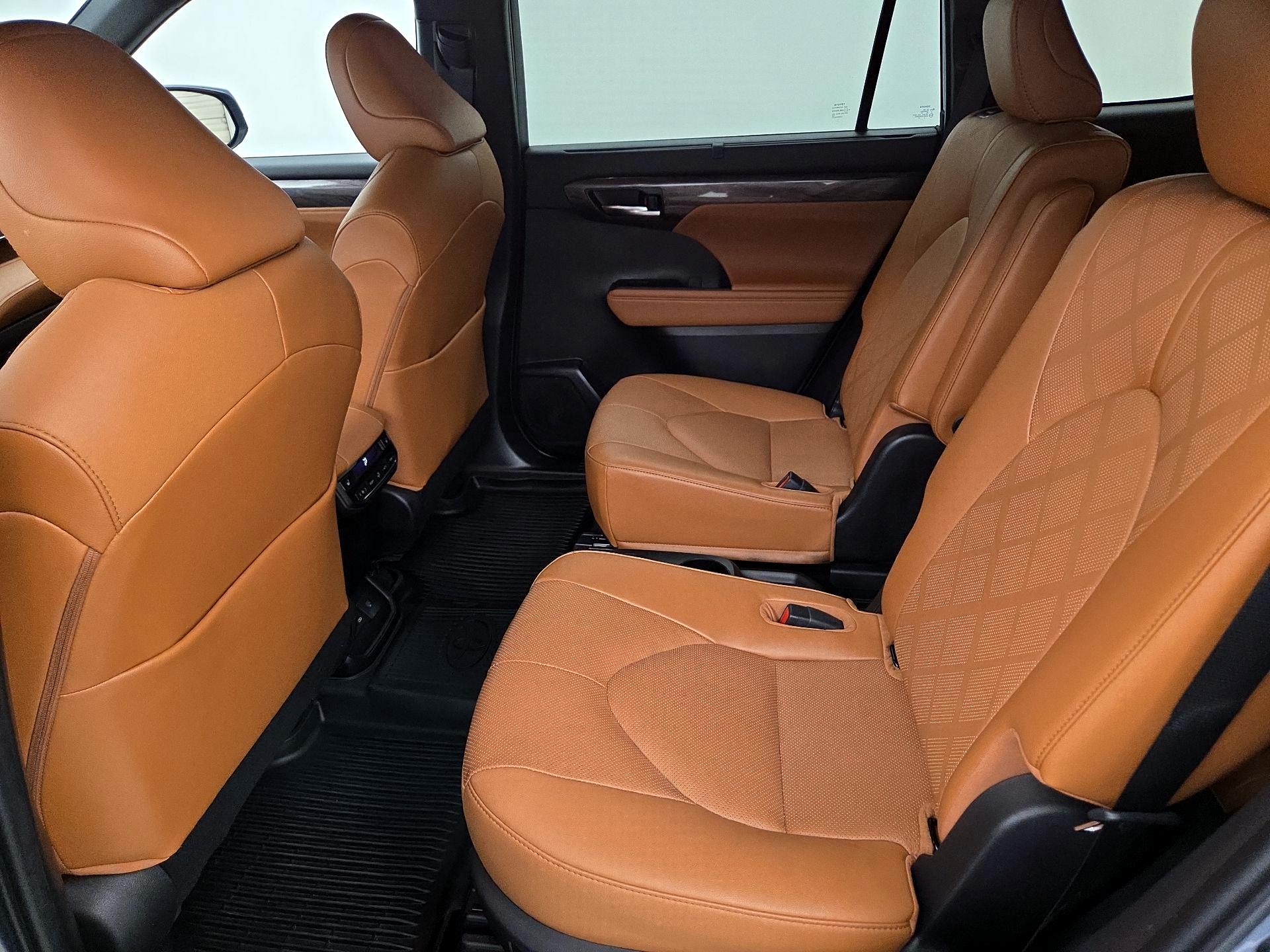 Thumbnail: 2023 Toyota Highlander - 20