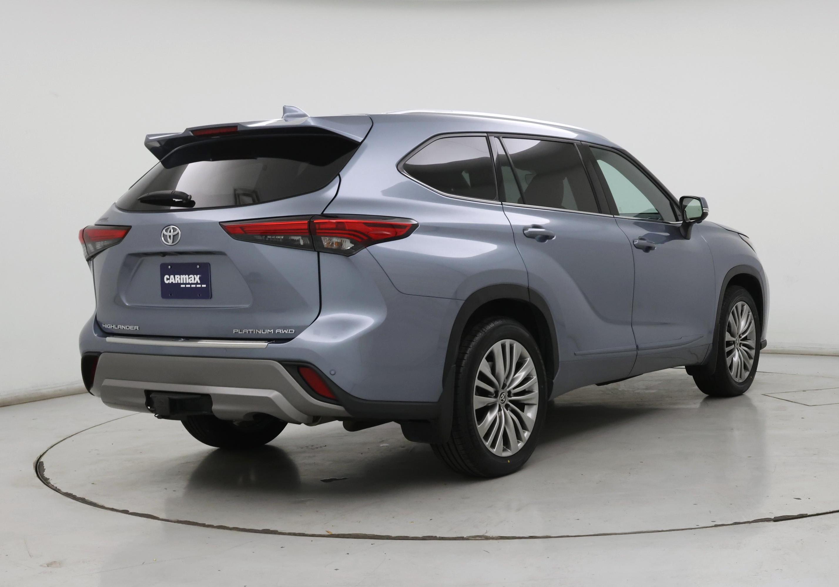 Thumbnail: 2023 Toyota Highlander - 8