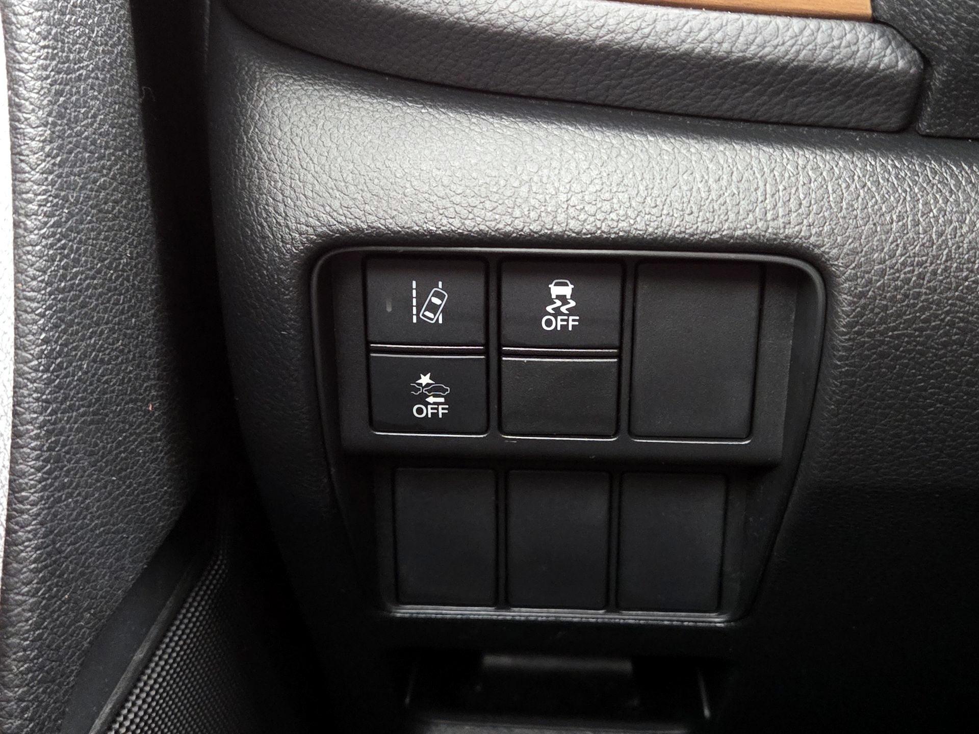 Thumbnail: 2017 Honda CR-V - 13