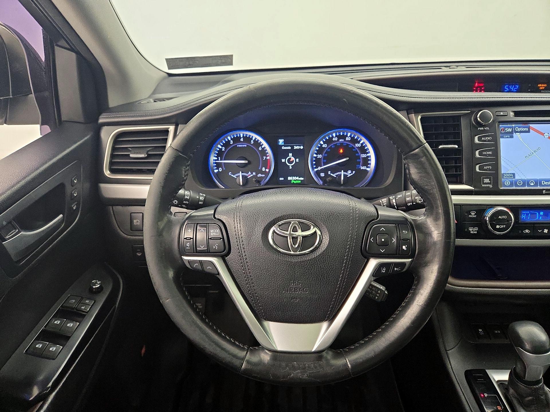 Thumbnail: 2017 Toyota Highlander - 10