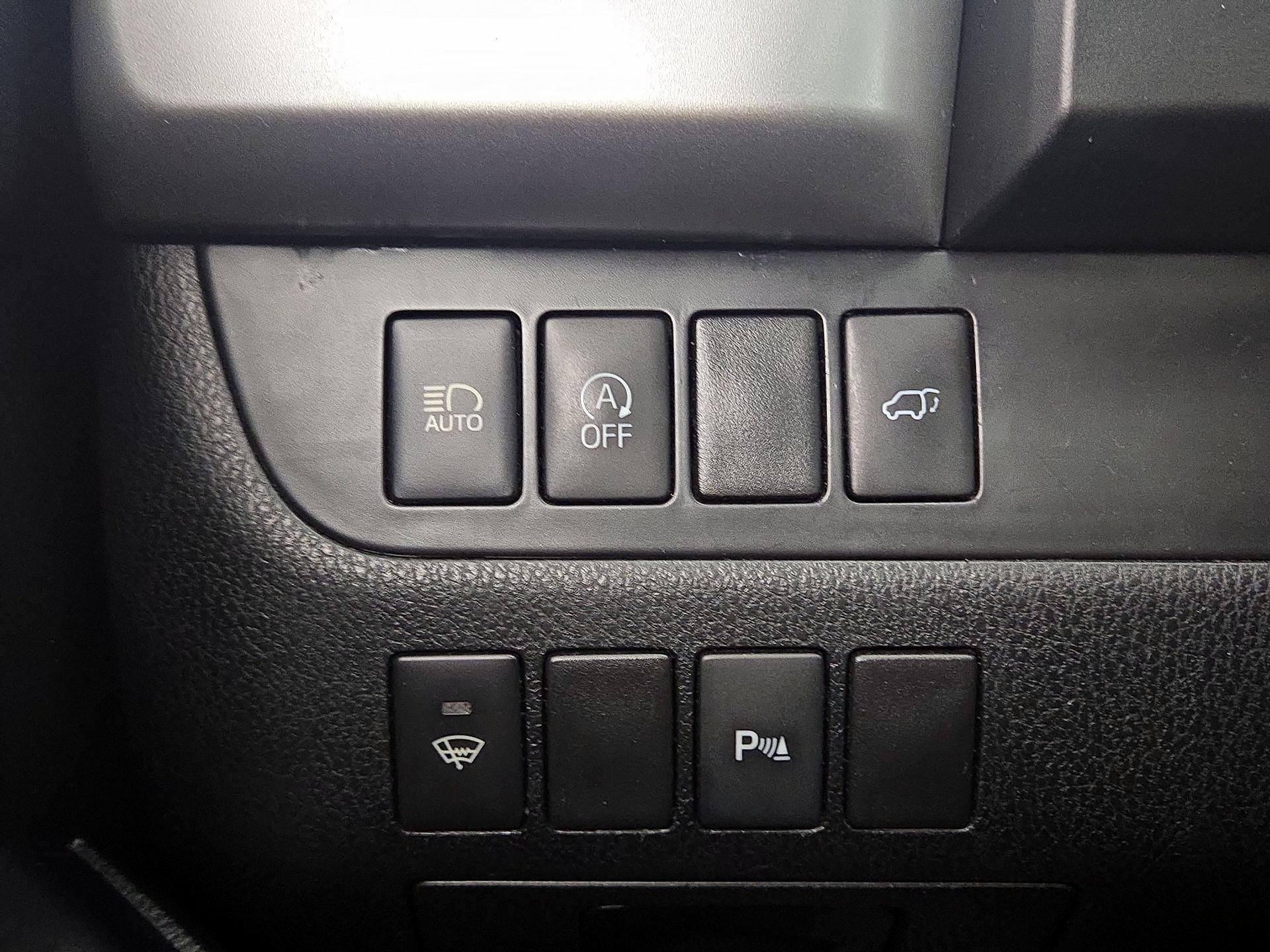 Thumbnail: 2017 Toyota Highlander - 13