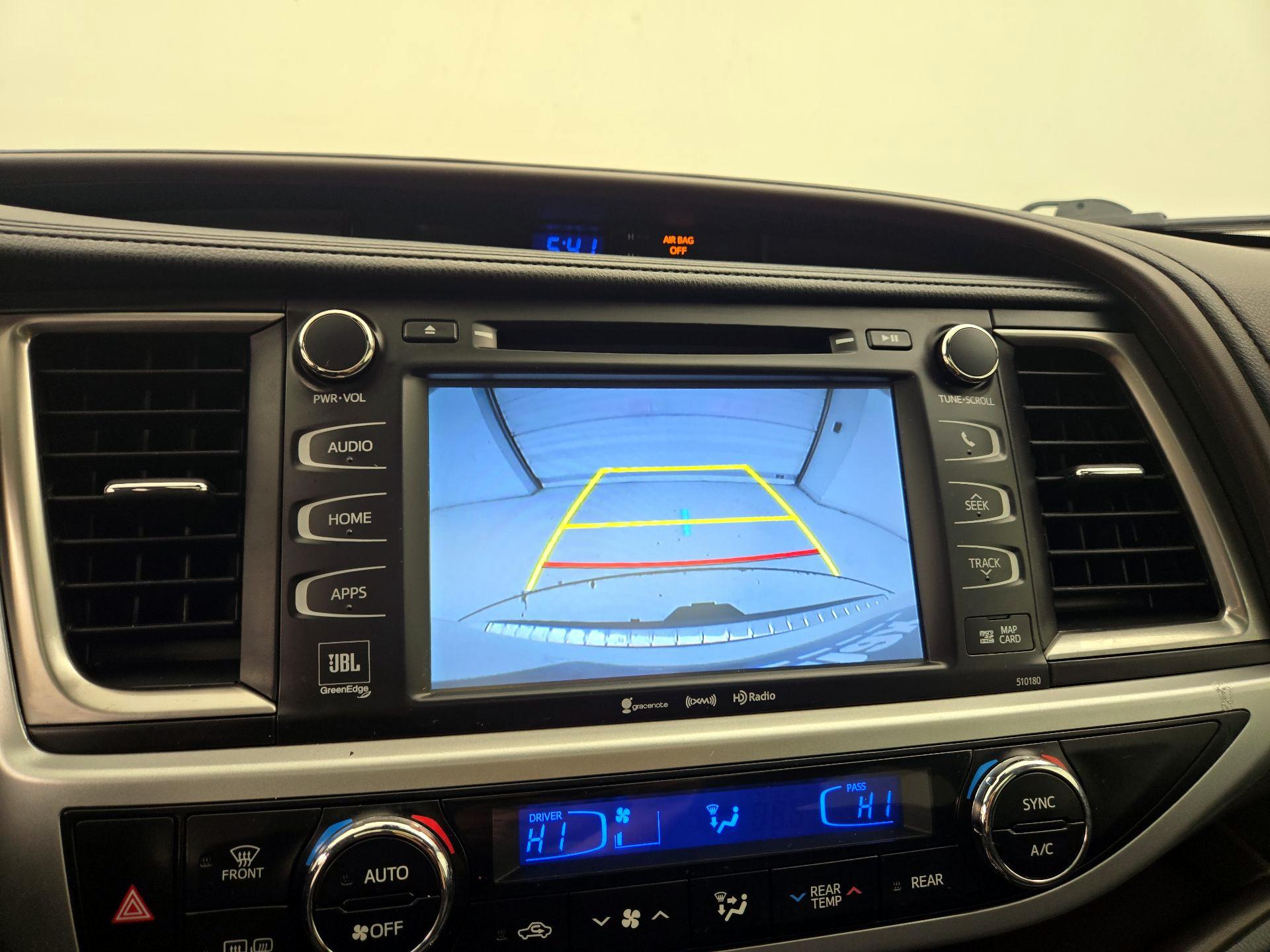 Thumbnail: 2017 Toyota Highlander - 15