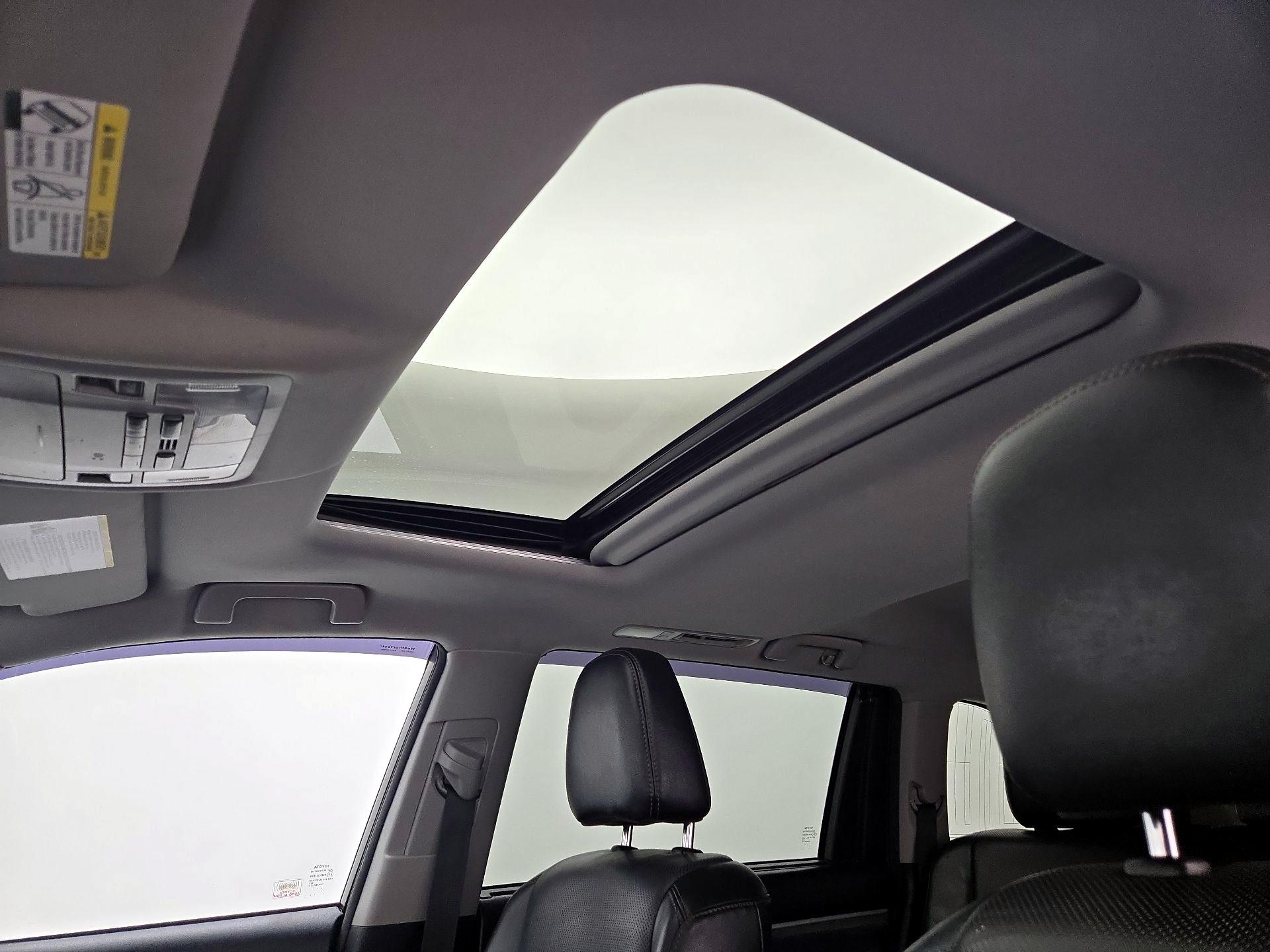 Thumbnail: 2017 Toyota Highlander - 20