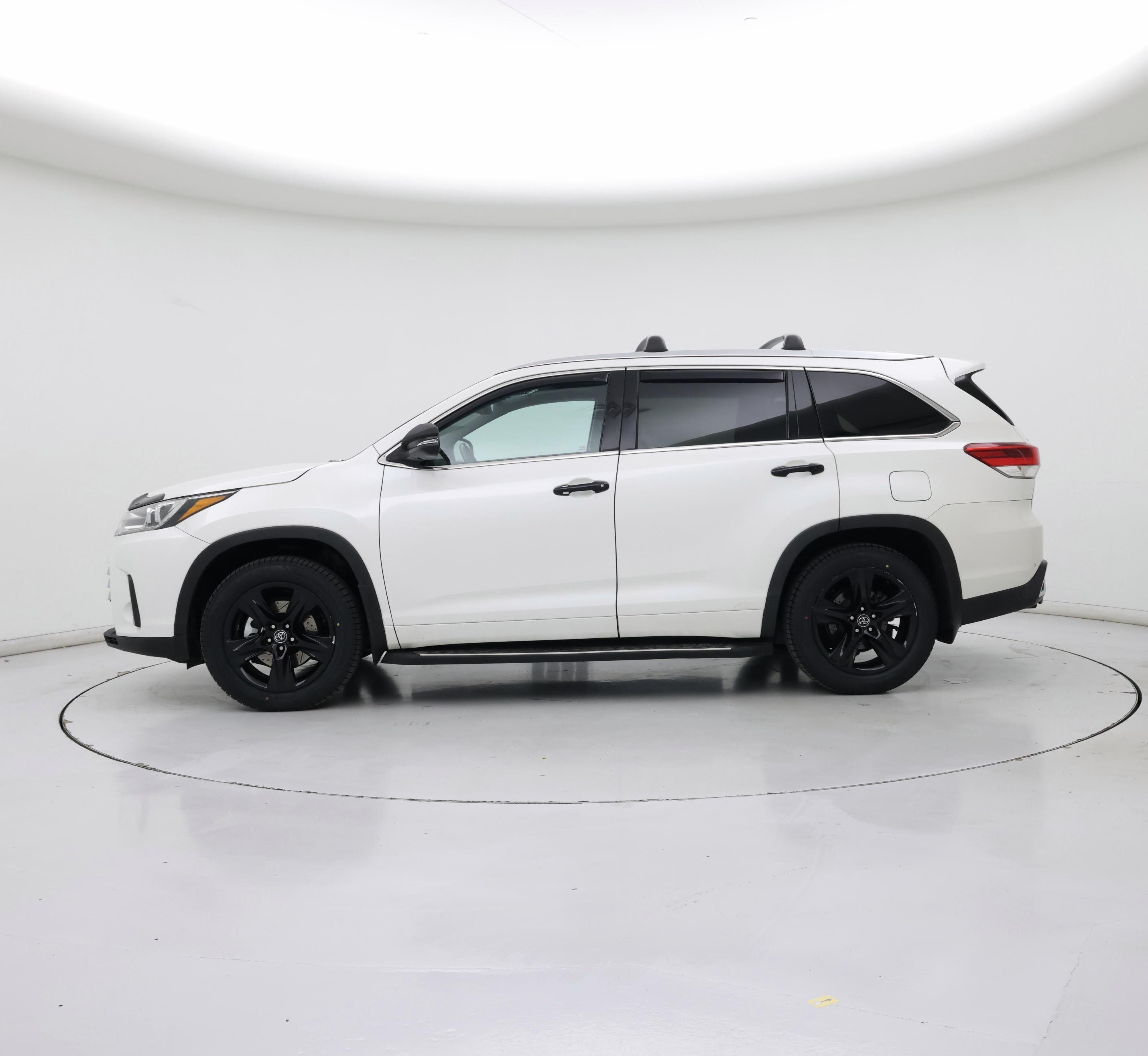 Thumbnail: 2017 Toyota Highlander - 3