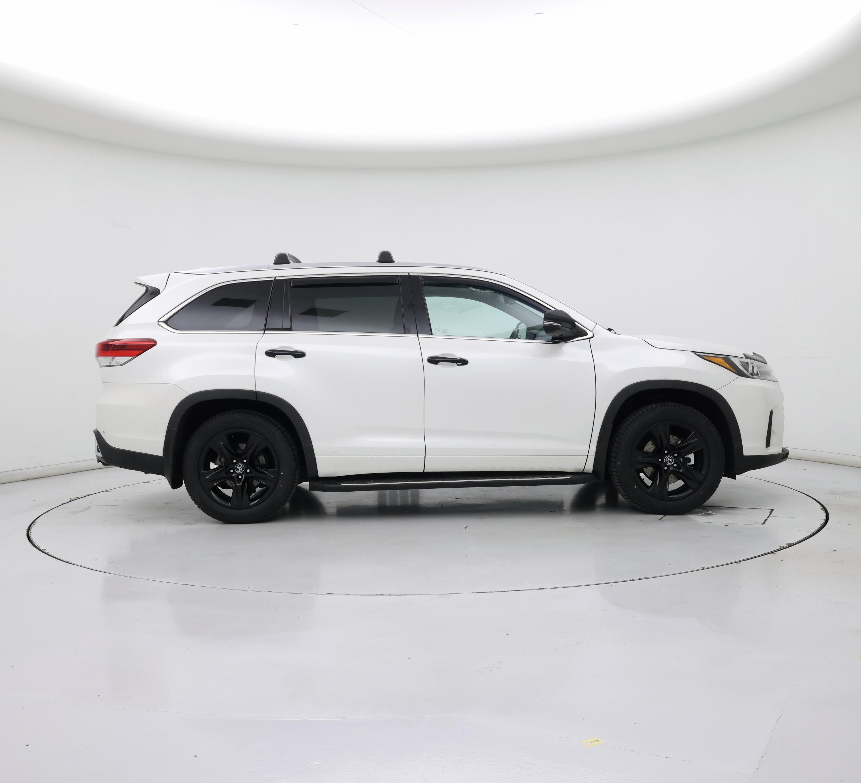 Thumbnail: 2017 Toyota Highlander - 7