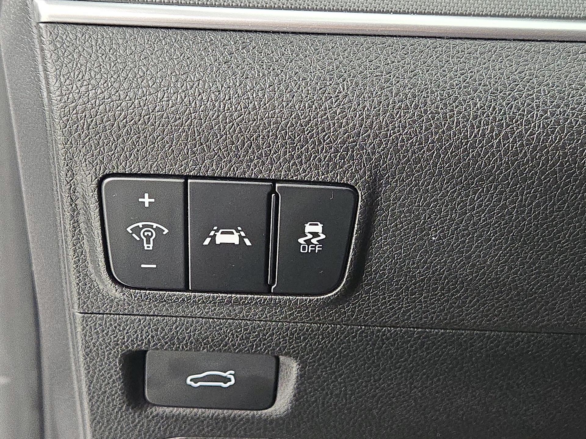 Thumbnail: 2022 Kia K5 - 13