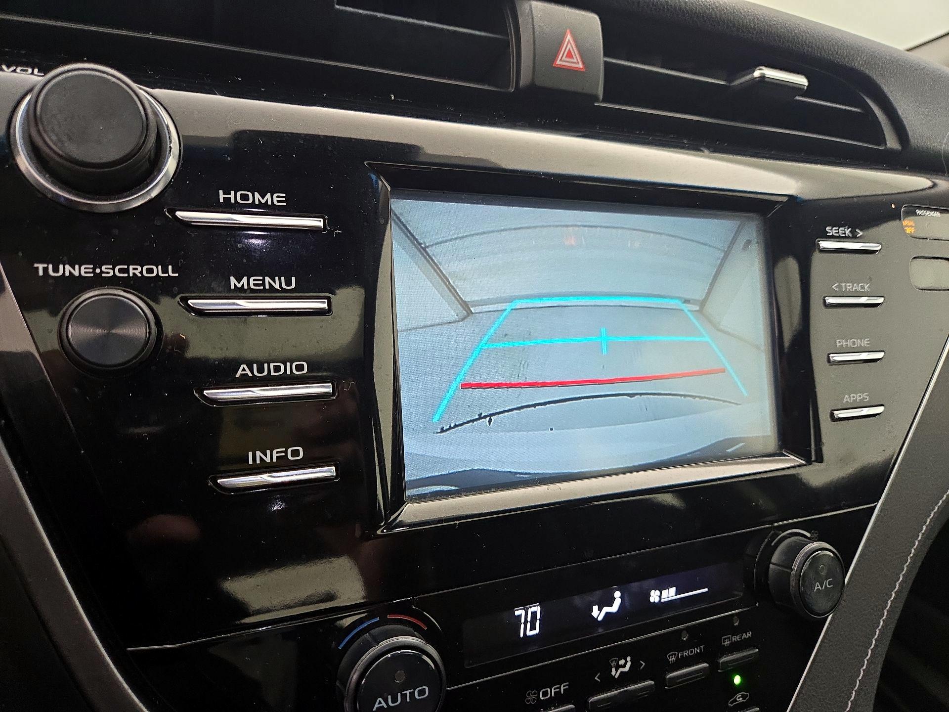 Thumbnail: 2018 Toyota Camry - 14