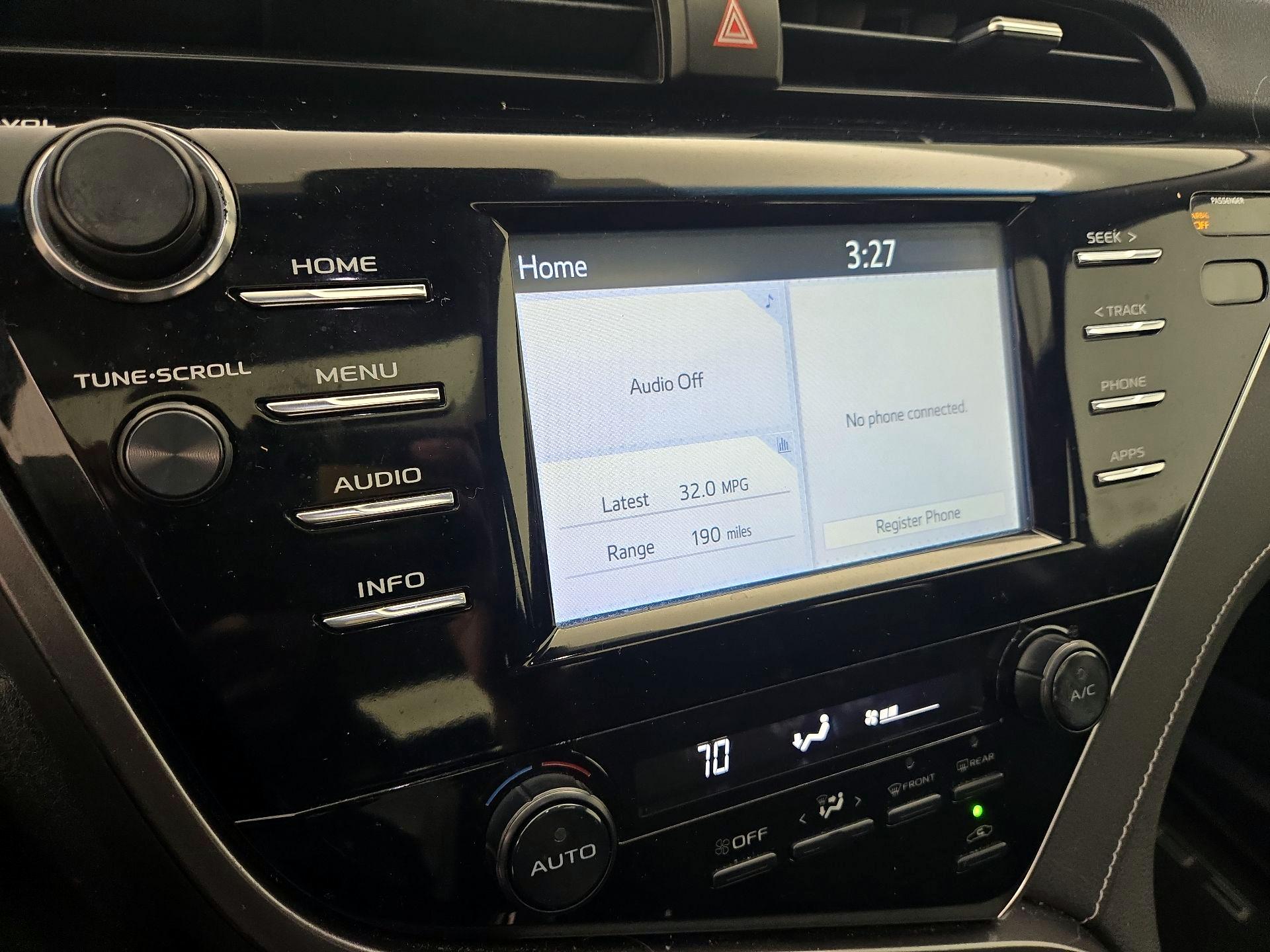 Thumbnail: 2018 Toyota Camry - 15