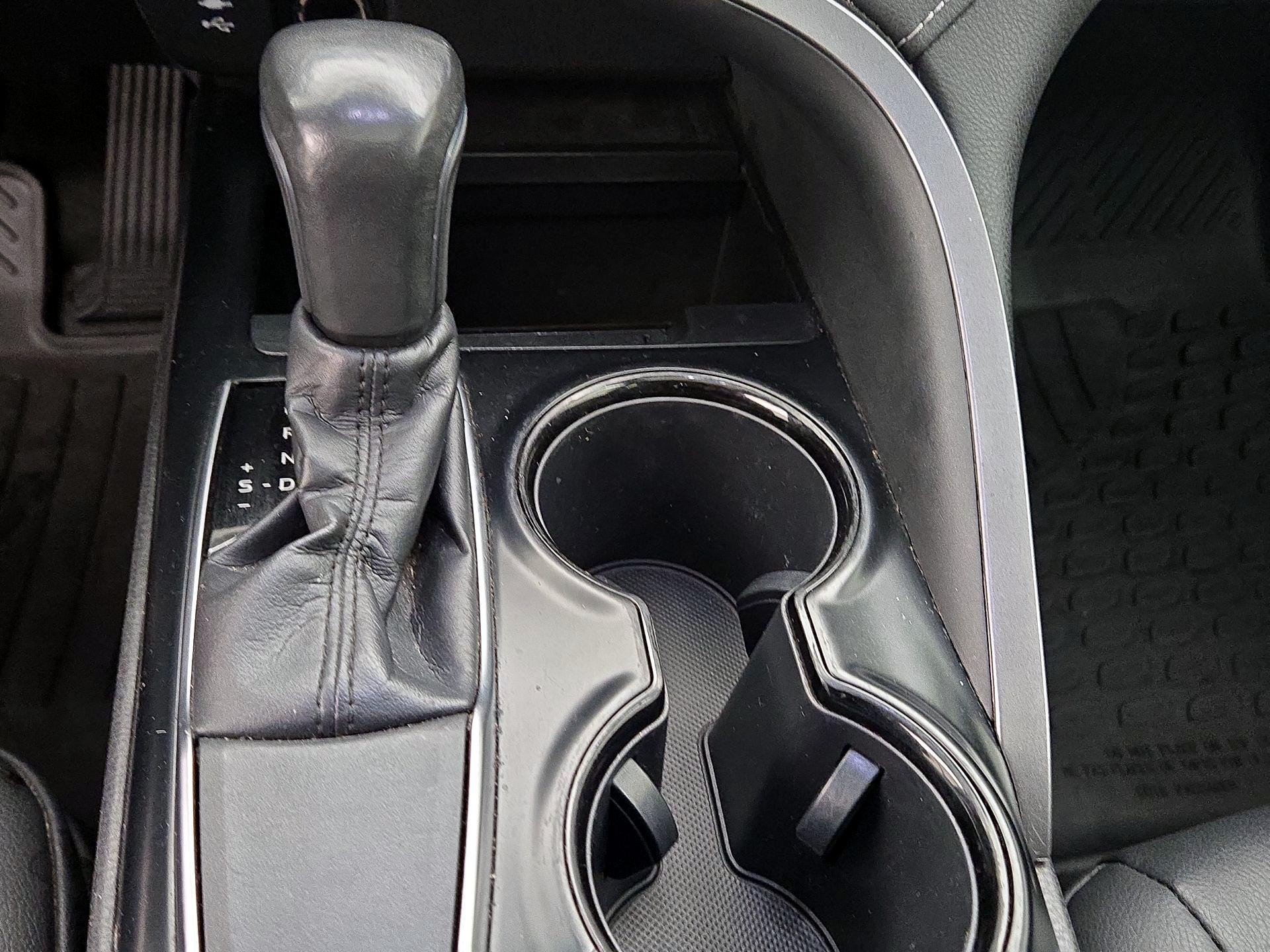 Thumbnail: 2018 Toyota Camry - 17