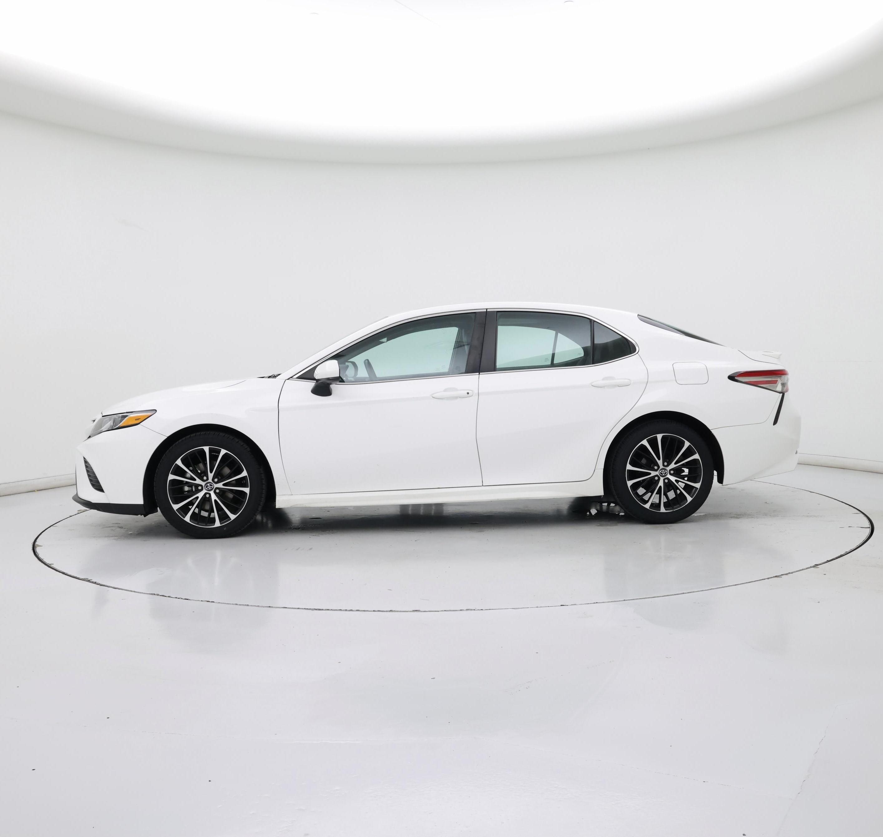 Thumbnail: 2018 Toyota Camry - 3