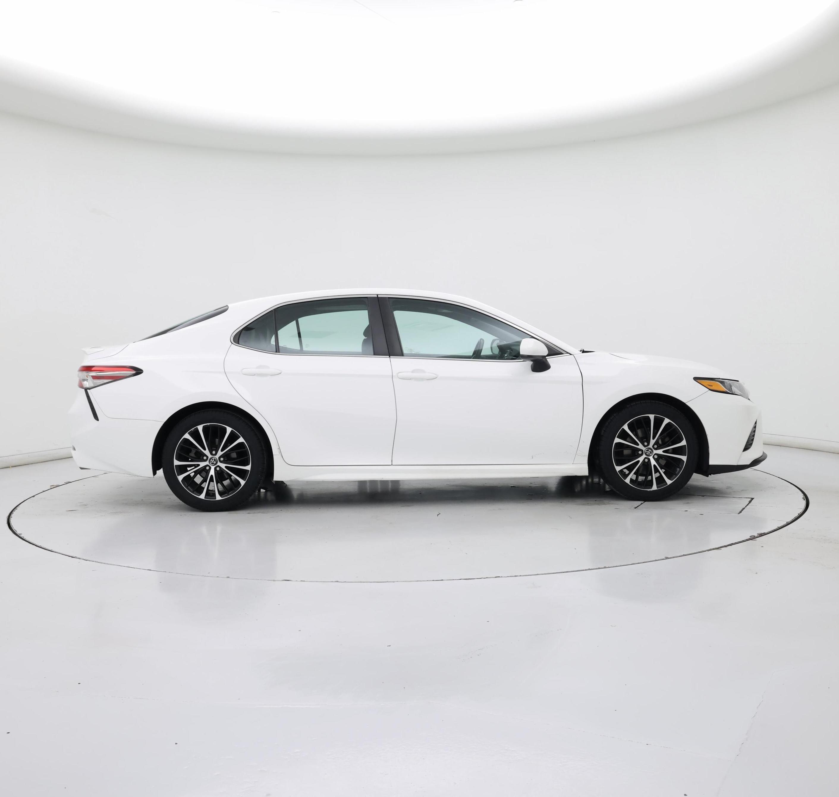 Thumbnail: 2018 Toyota Camry - 7