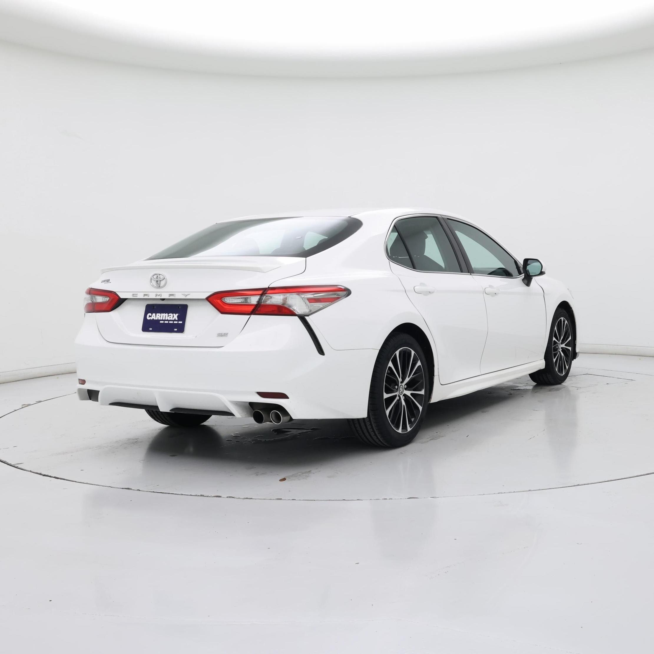 Thumbnail: 2018 Toyota Camry - 8