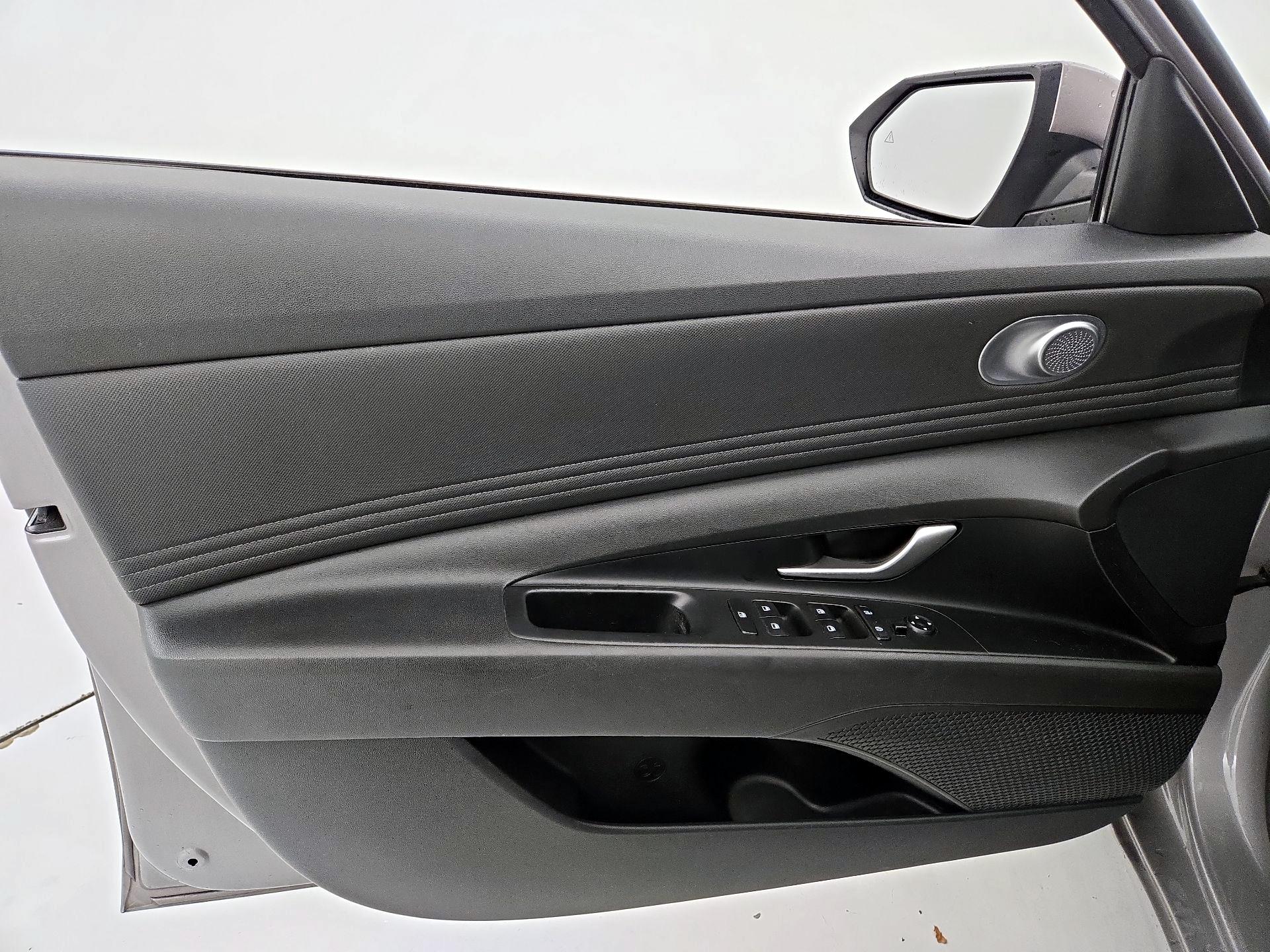 Thumbnail: 2023 Hyundai Elantra - 12