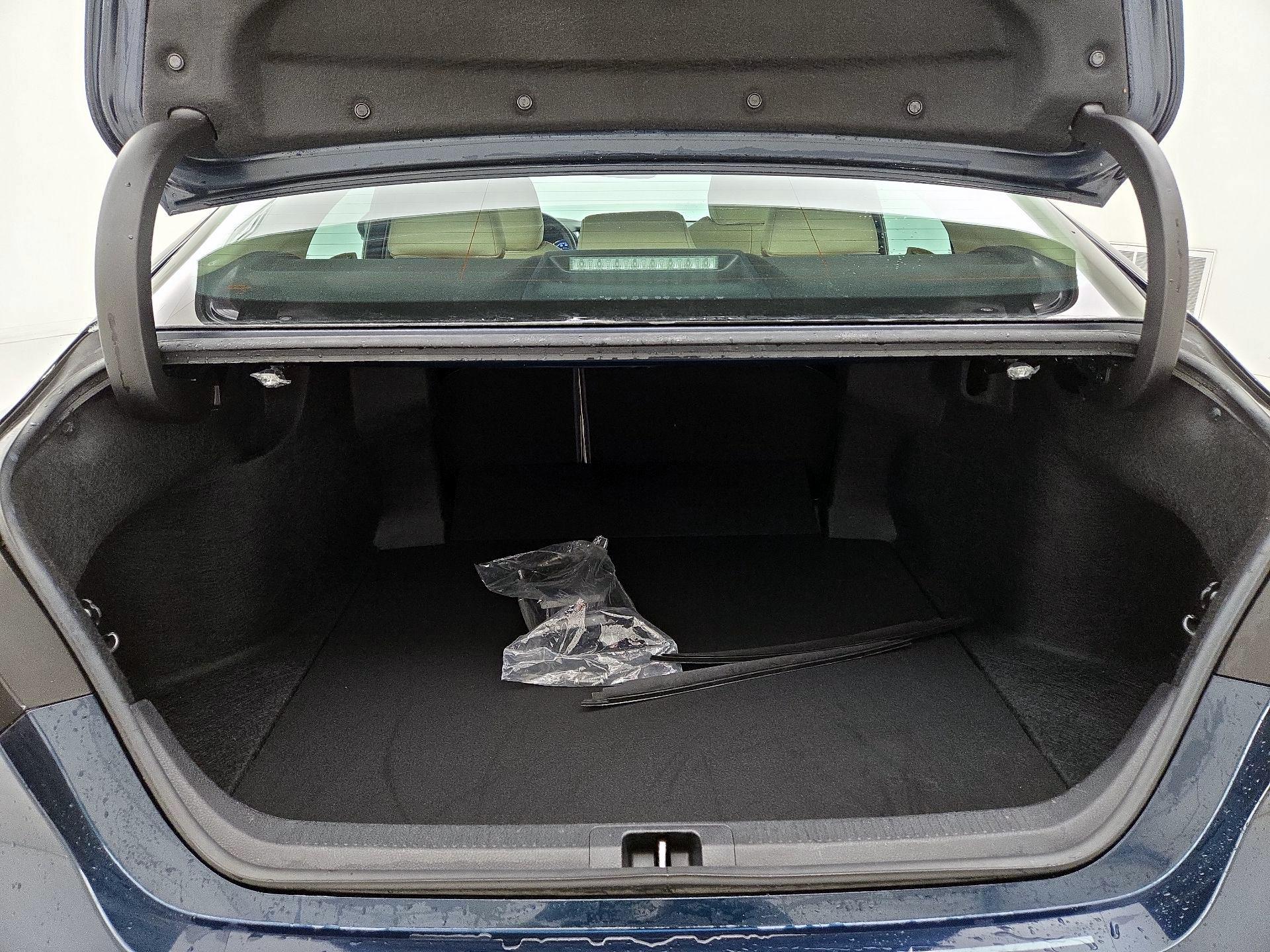 Thumbnail: 2018 Toyota Camry - 20