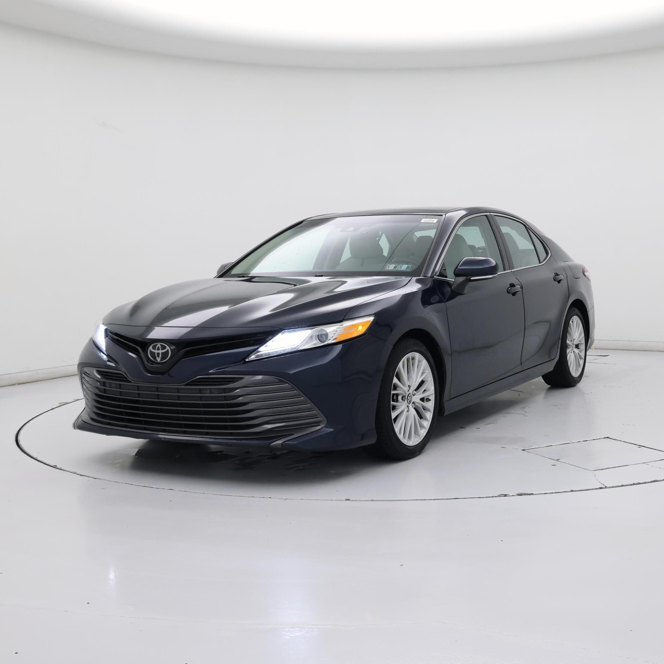 Thumbnail: 2018 Toyota Camry - 4