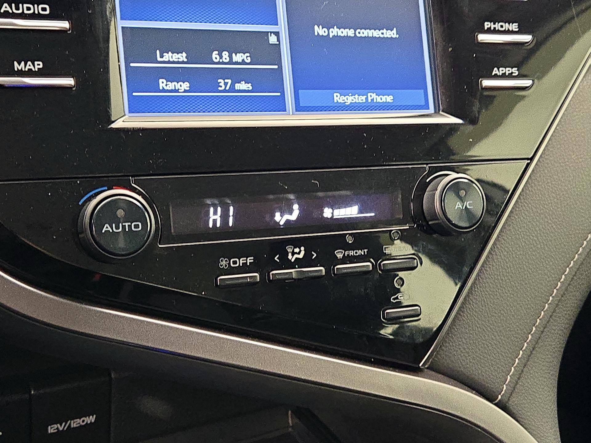 Thumbnail: 2019 Toyota Camry - 16