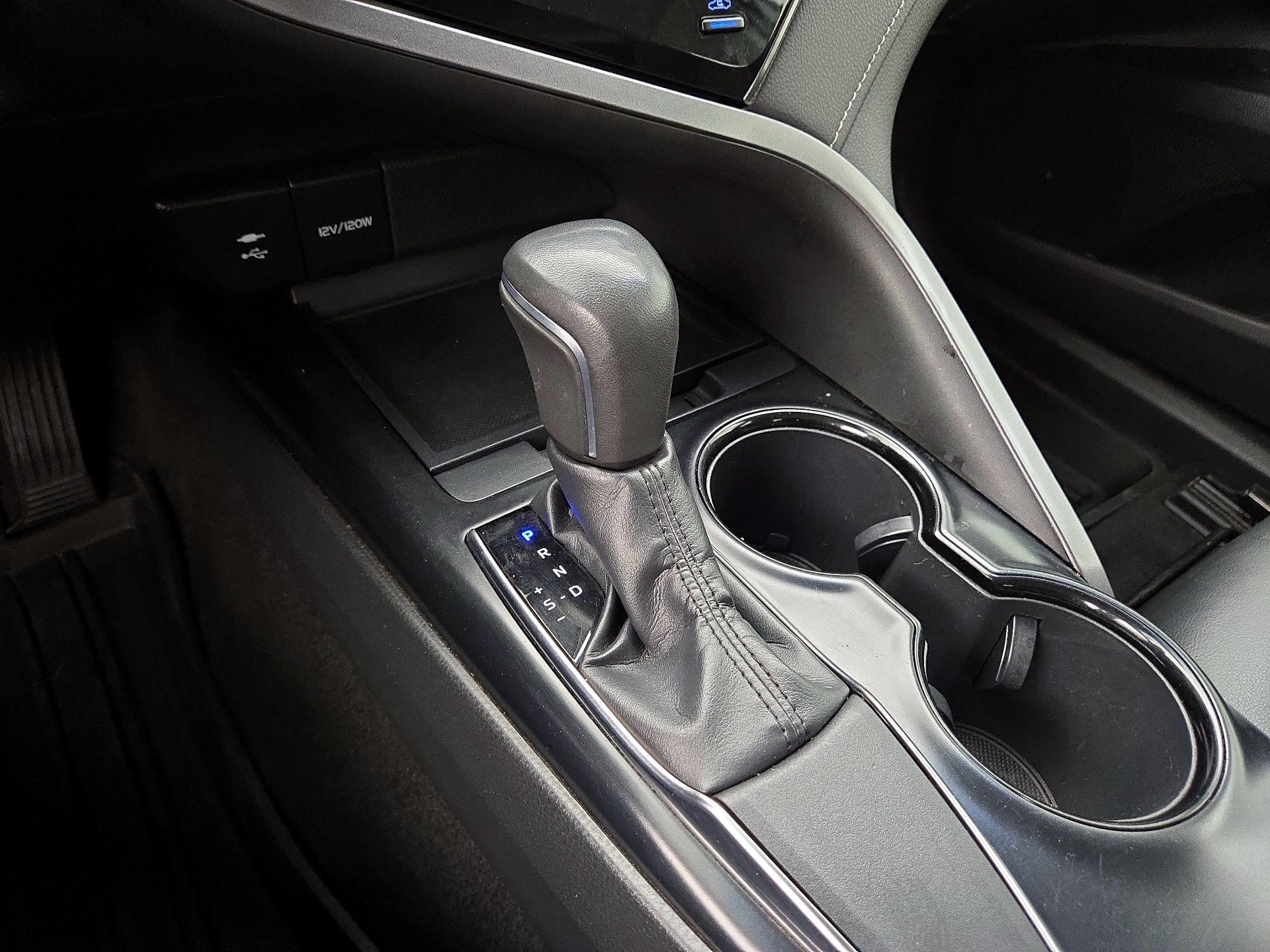 Thumbnail: 2019 Toyota Camry - 17