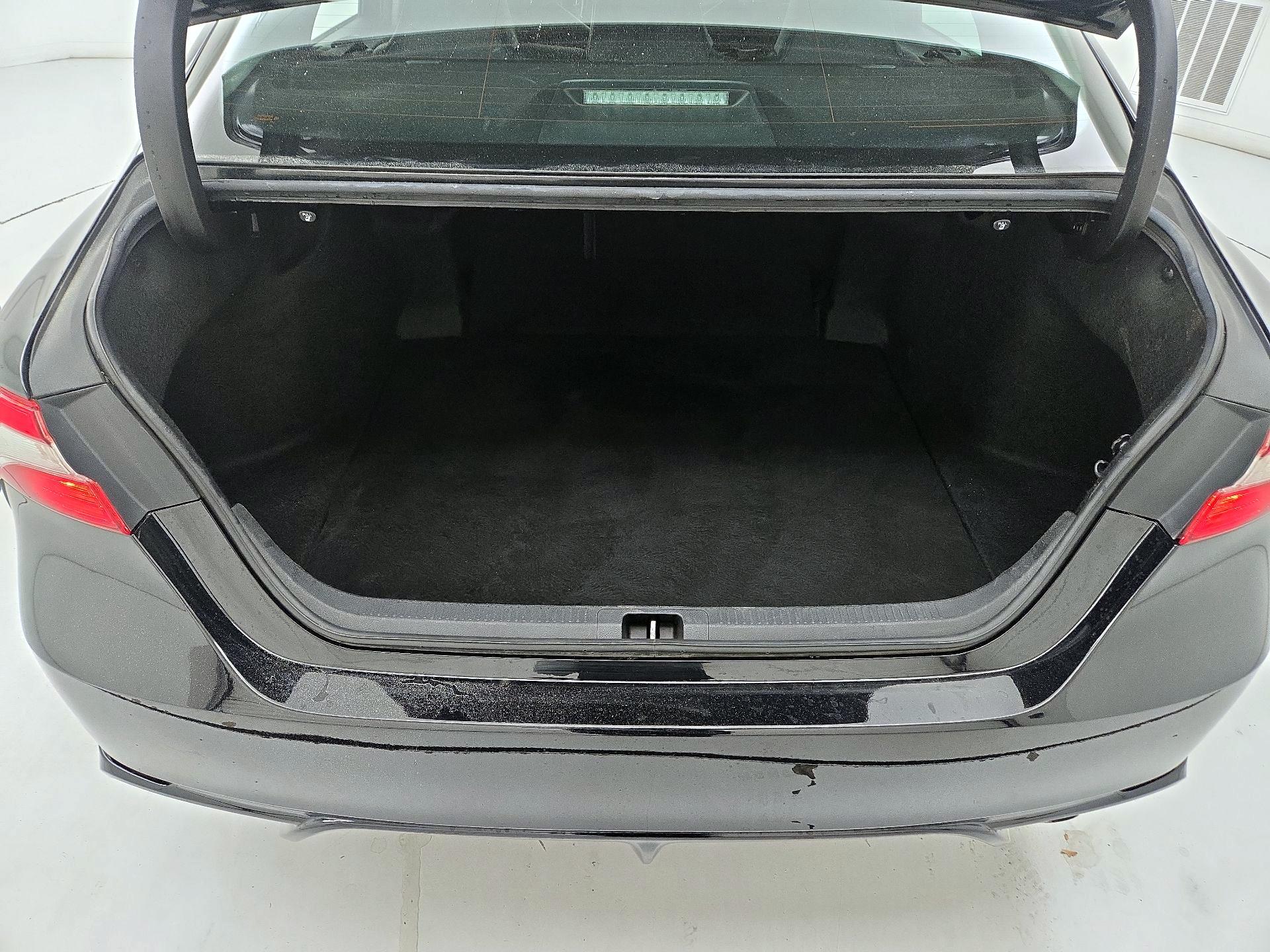 Thumbnail: 2019 Toyota Camry - 20