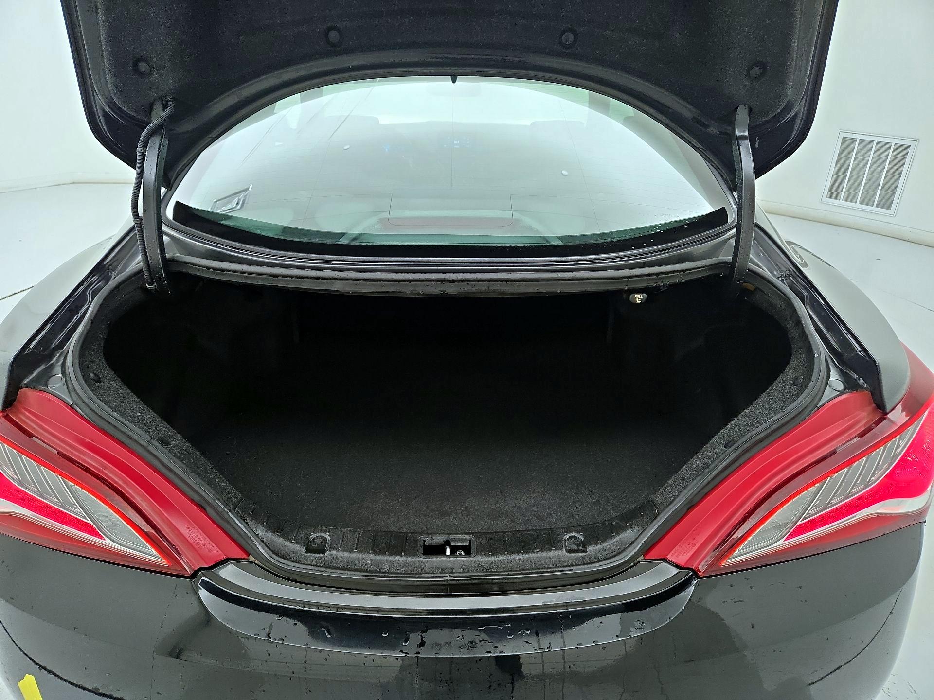 Thumbnail: 2016 Hyundai Genesis - 19