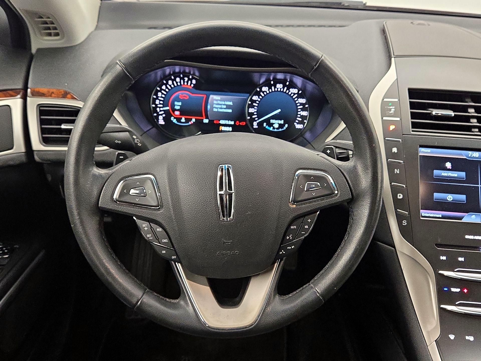 Thumbnail: 2015 Lincoln MKZ - 10