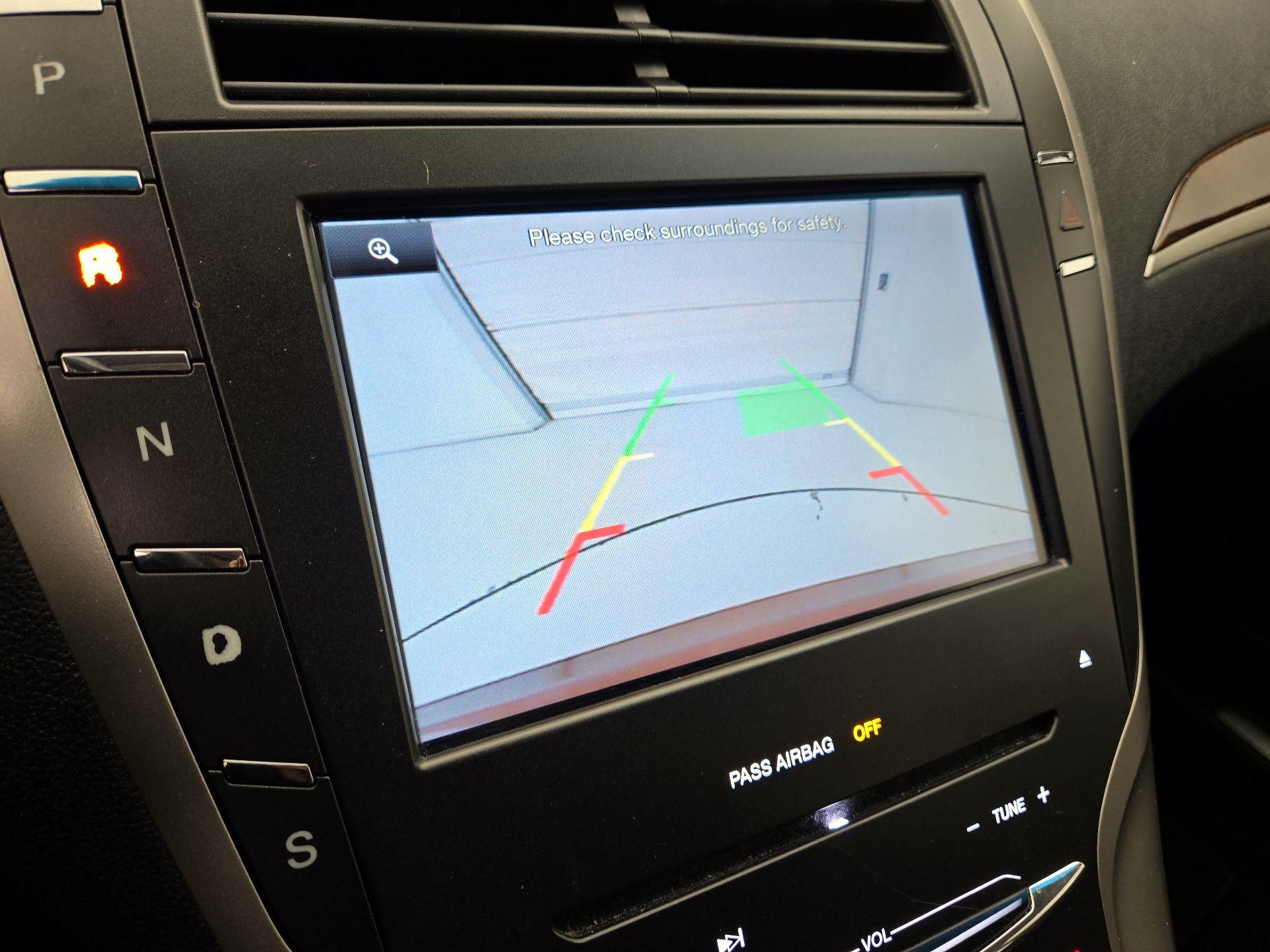 Thumbnail: 2015 Lincoln MKZ - 14