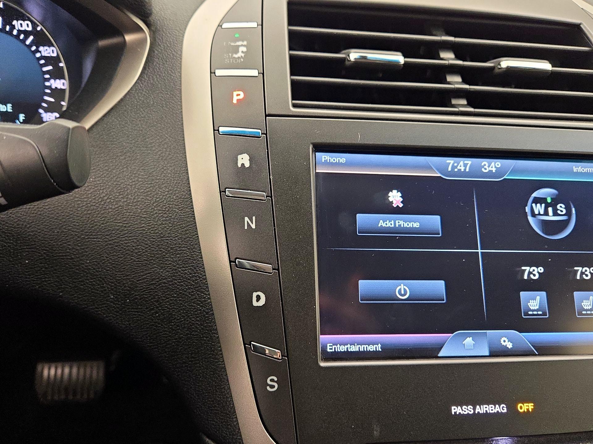 Thumbnail: 2015 Lincoln MKZ - 17