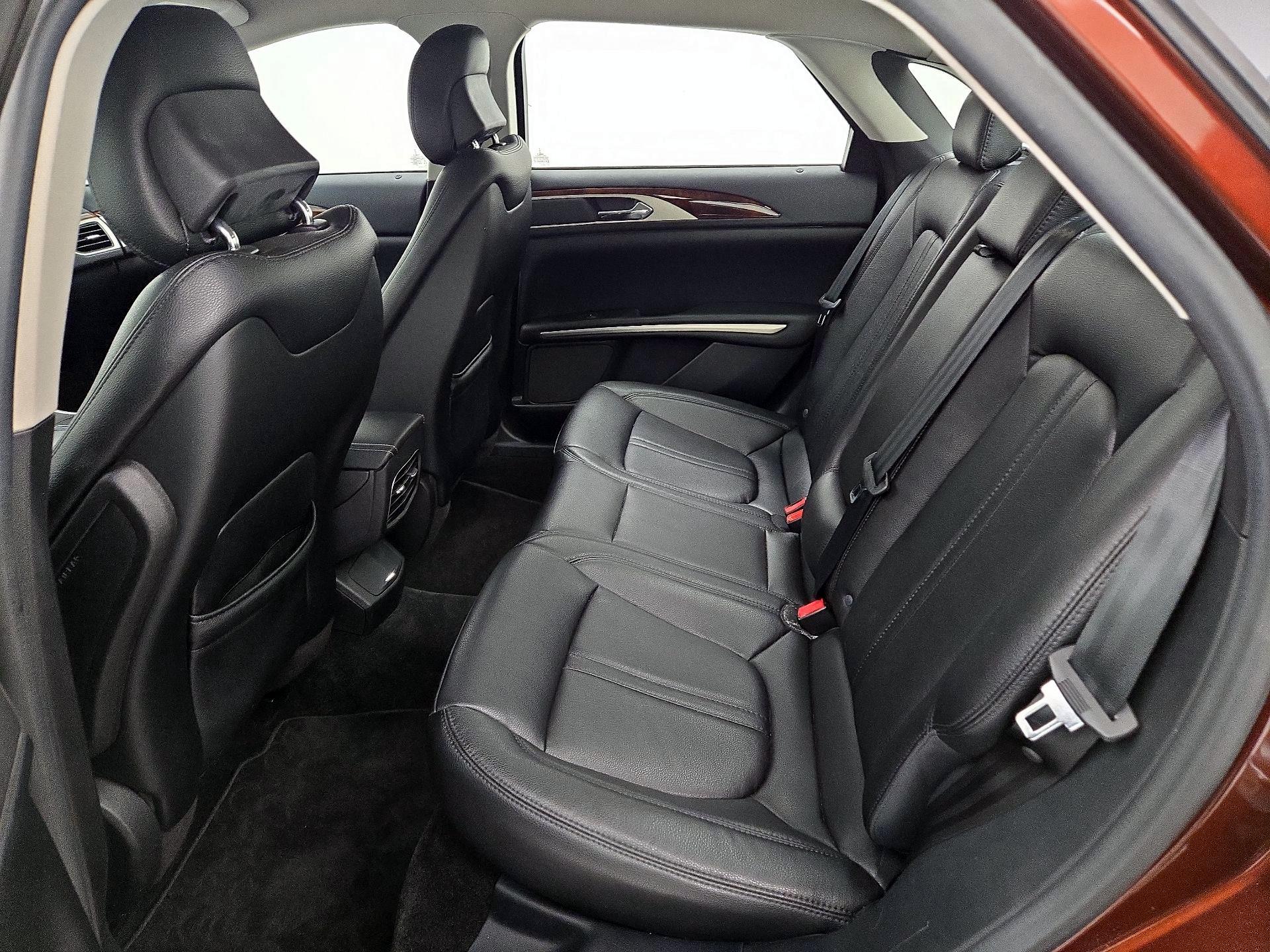 Thumbnail: 2015 Lincoln MKZ - 18