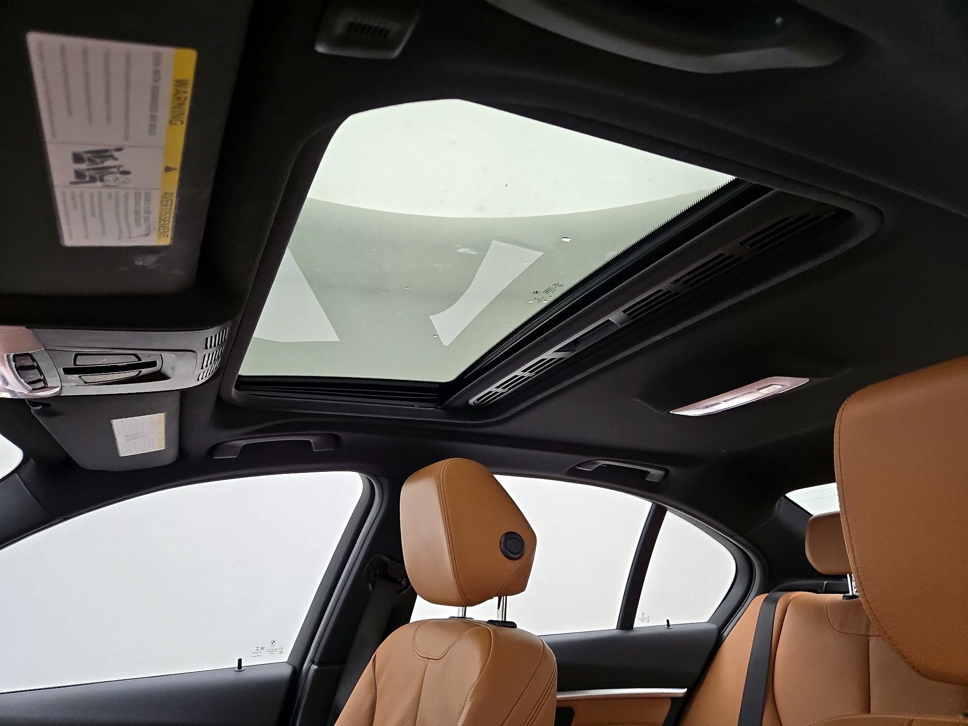 Thumbnail: 2018 BMW 3 Series - 20