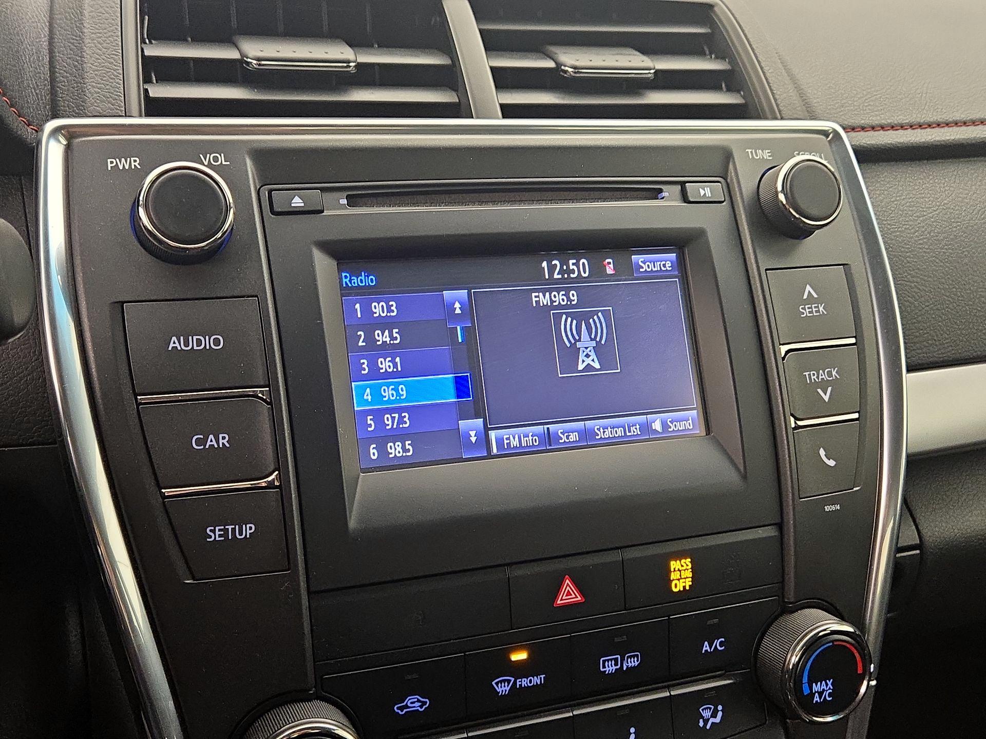 Thumbnail: 2017 Toyota Camry - 15