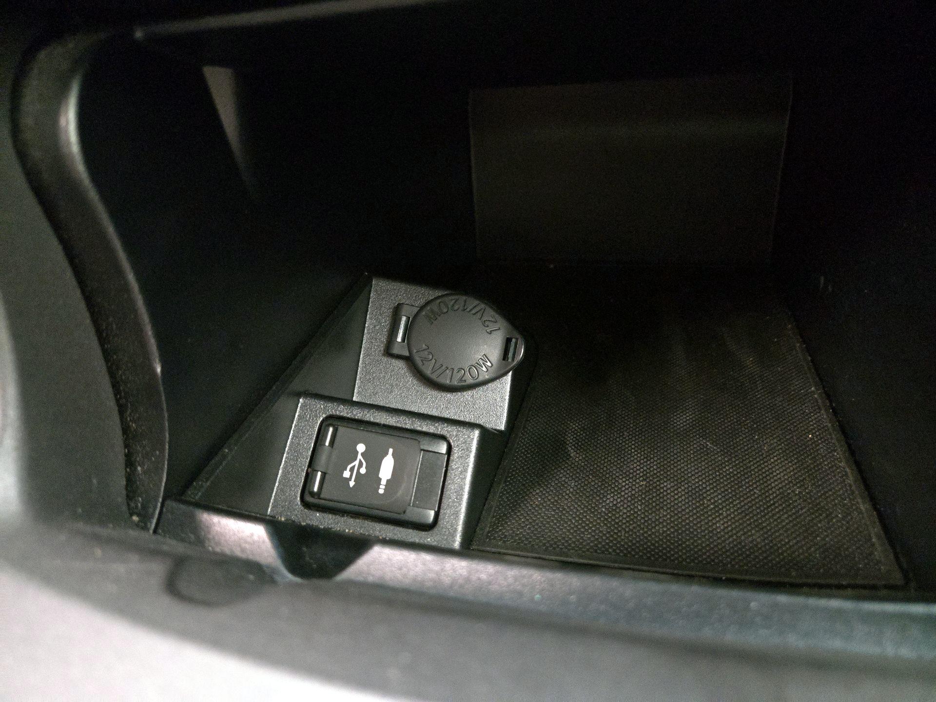 Thumbnail: 2017 Toyota Camry - 18