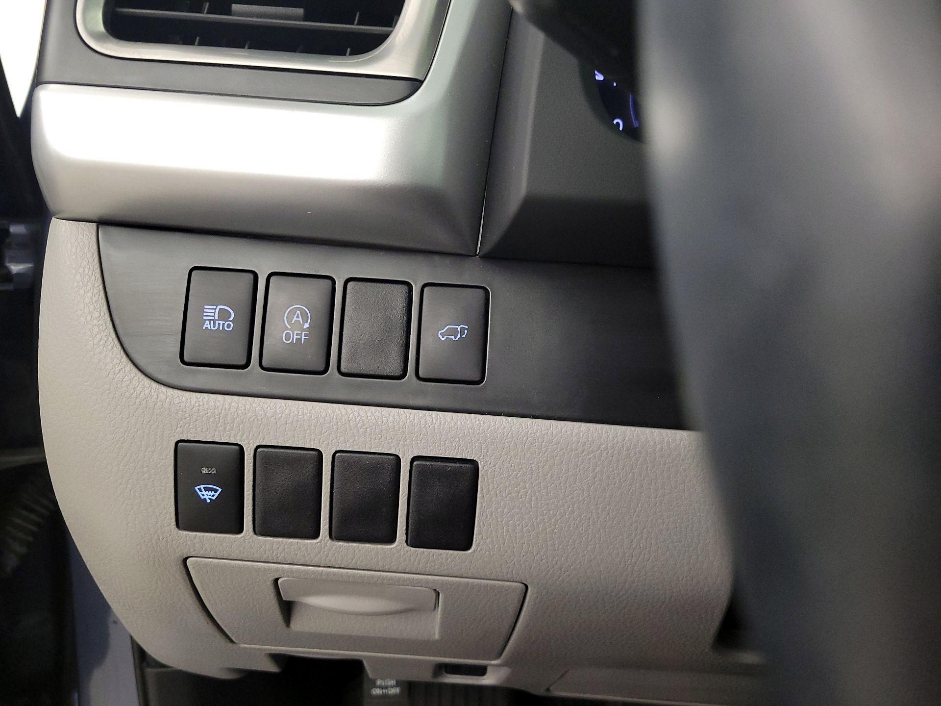 Thumbnail: 2018 Toyota Highlander - 13